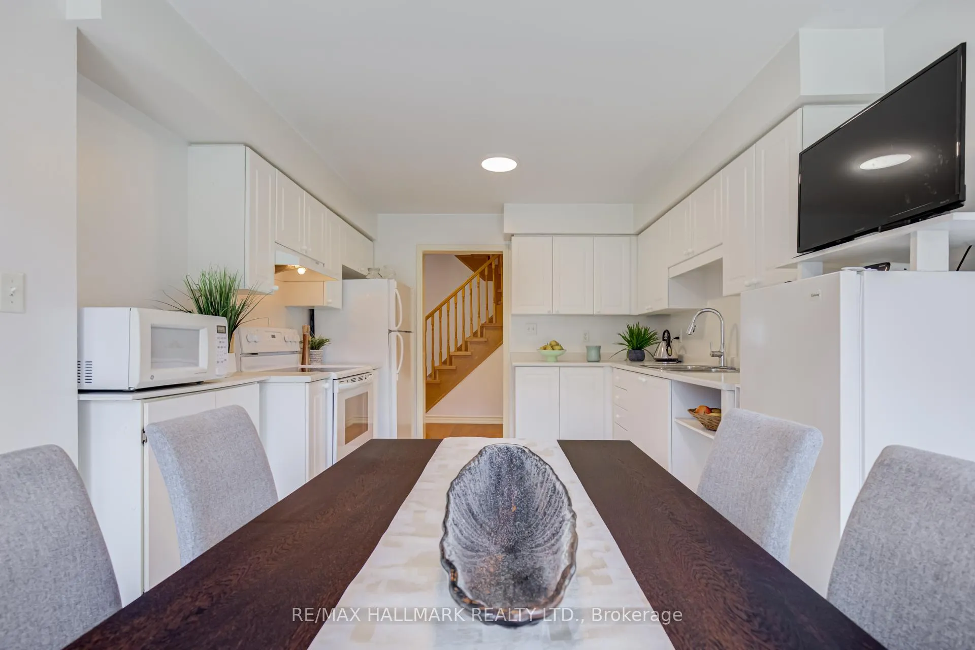 Photo 17 of 100 Narrow Valley Crescent, Brampton, Sandringham-Wellington — HOMEH