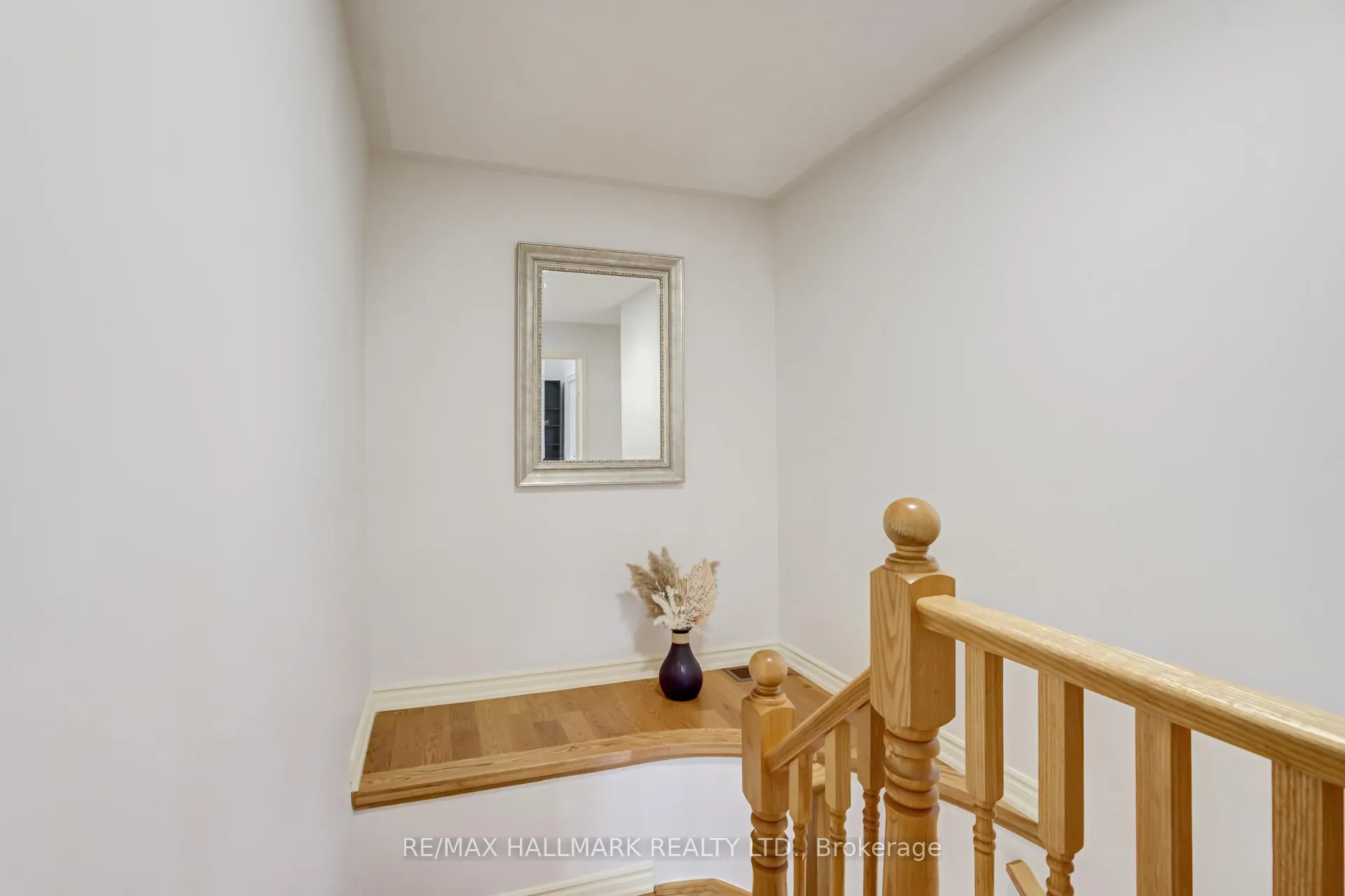 Photo 19 of 100 Narrow Valley Crescent, Brampton, Sandringham-Wellington — HOMEH
