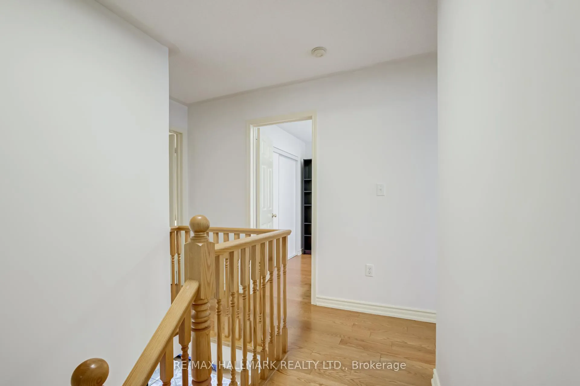Photo 20 of 100 Narrow Valley Crescent, Brampton, Sandringham-Wellington — HOMEH