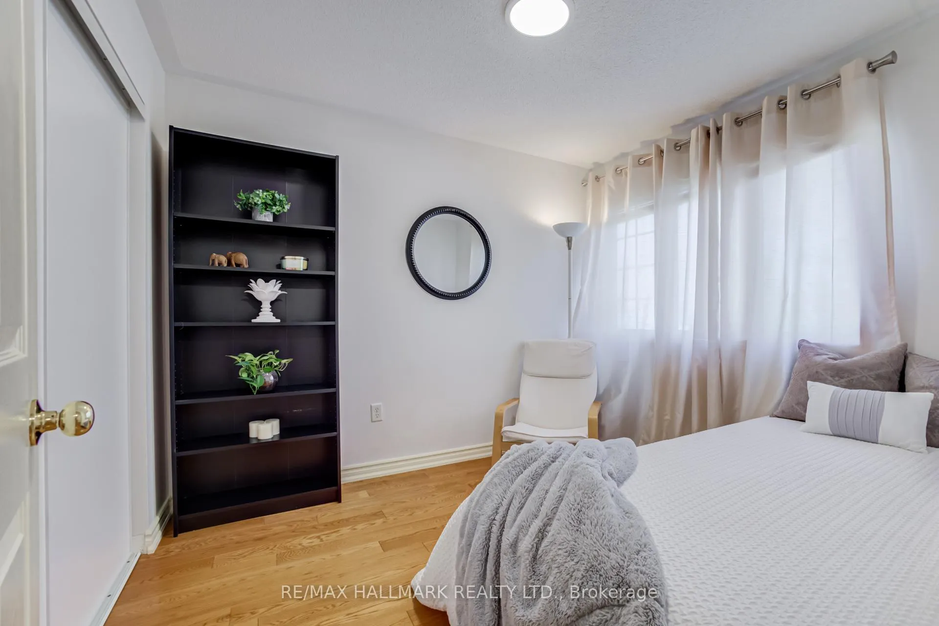 Photo 28 of 100 Narrow Valley Crescent, Brampton, Sandringham-Wellington — HOMEH