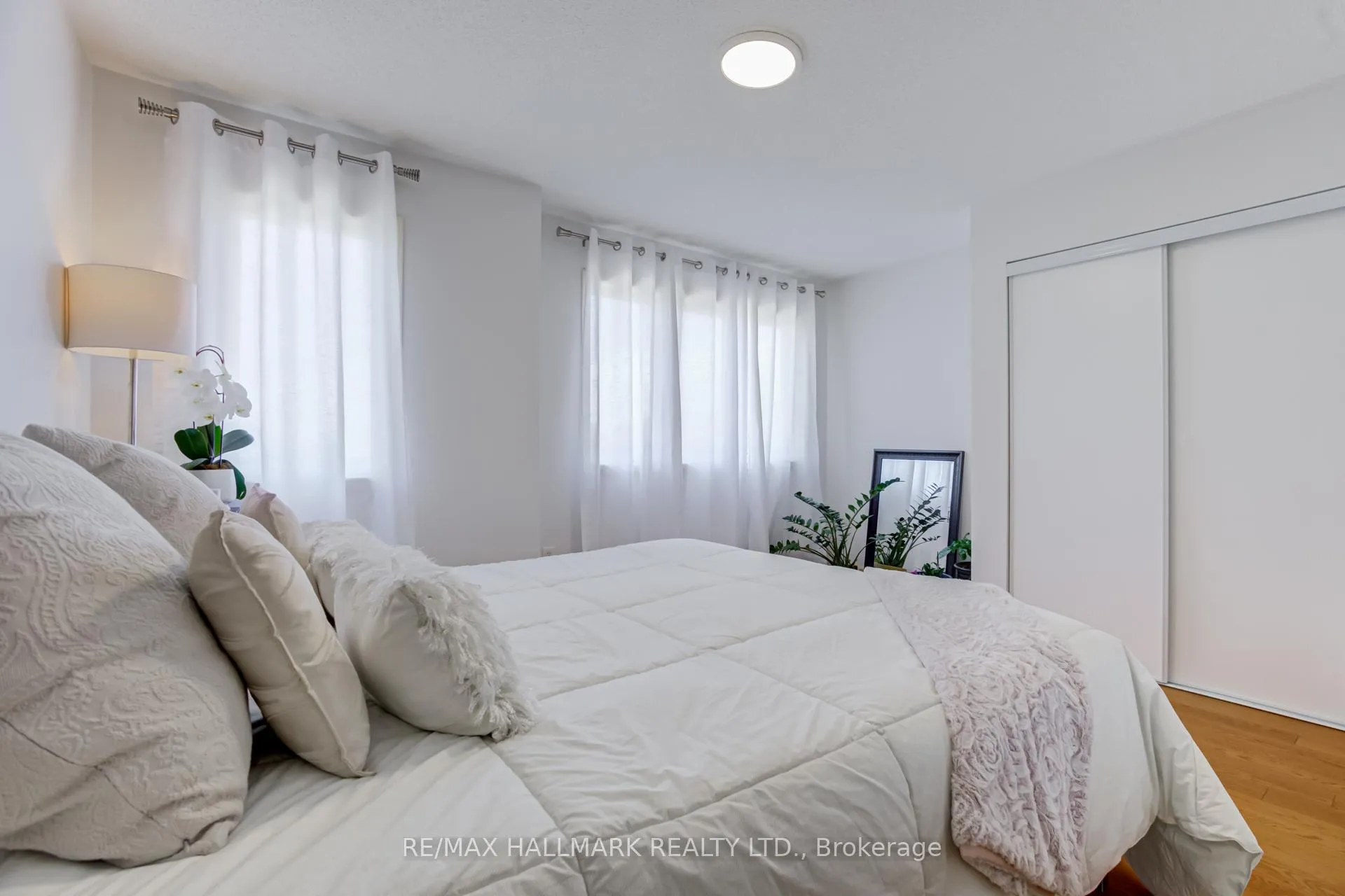 Photo 32 of 100 Narrow Valley Crescent, Brampton, Sandringham-Wellington — HOMEH