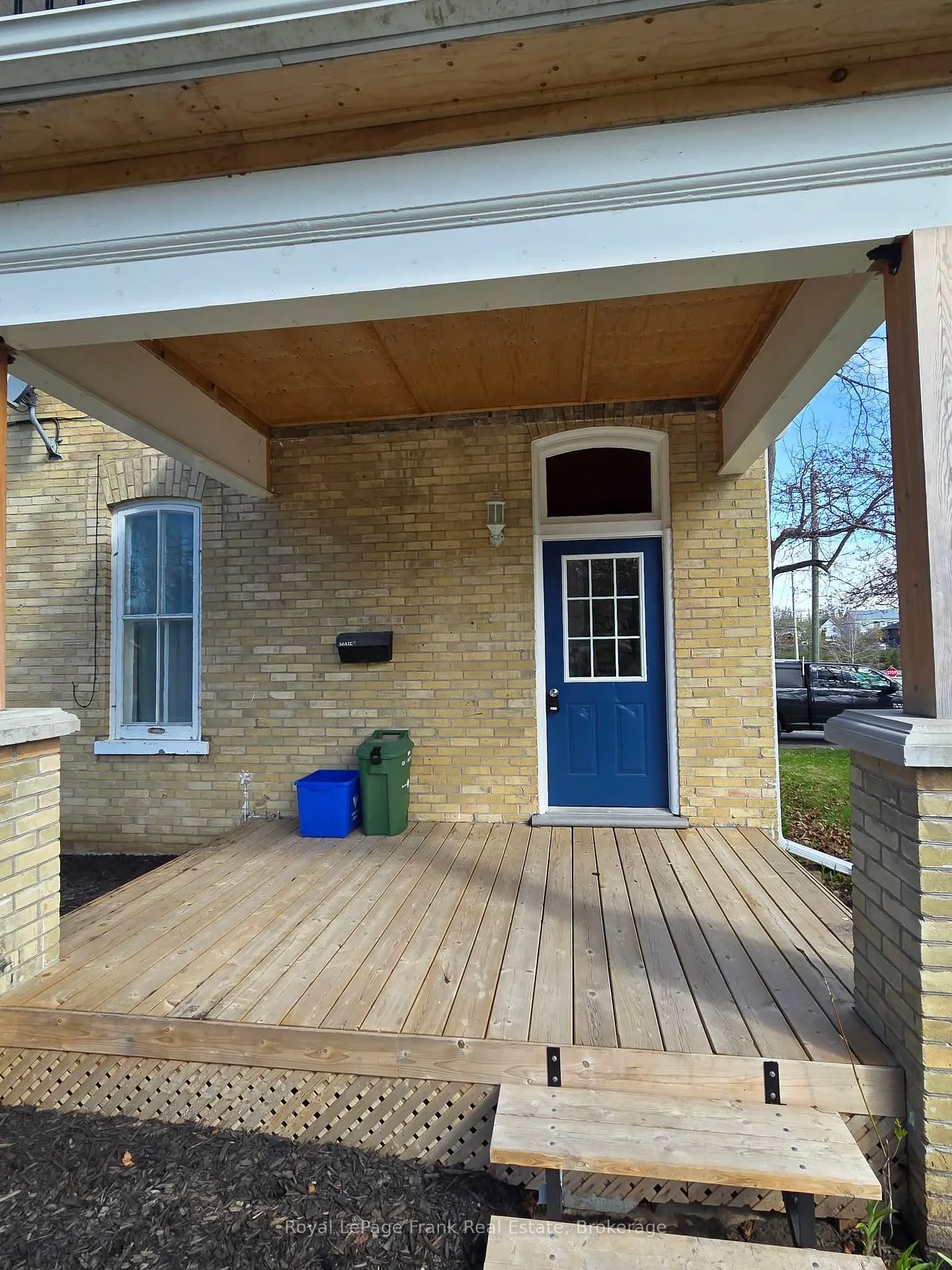 Photo 2 of 28 Ridout Street, Kawartha Lakes, Lindsay — HOMEH