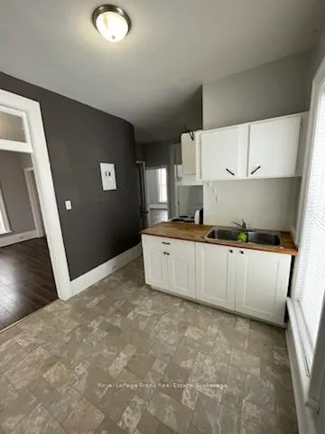 Photo 4 of 28 Ridout Street, Kawartha Lakes, Lindsay — HOMEH