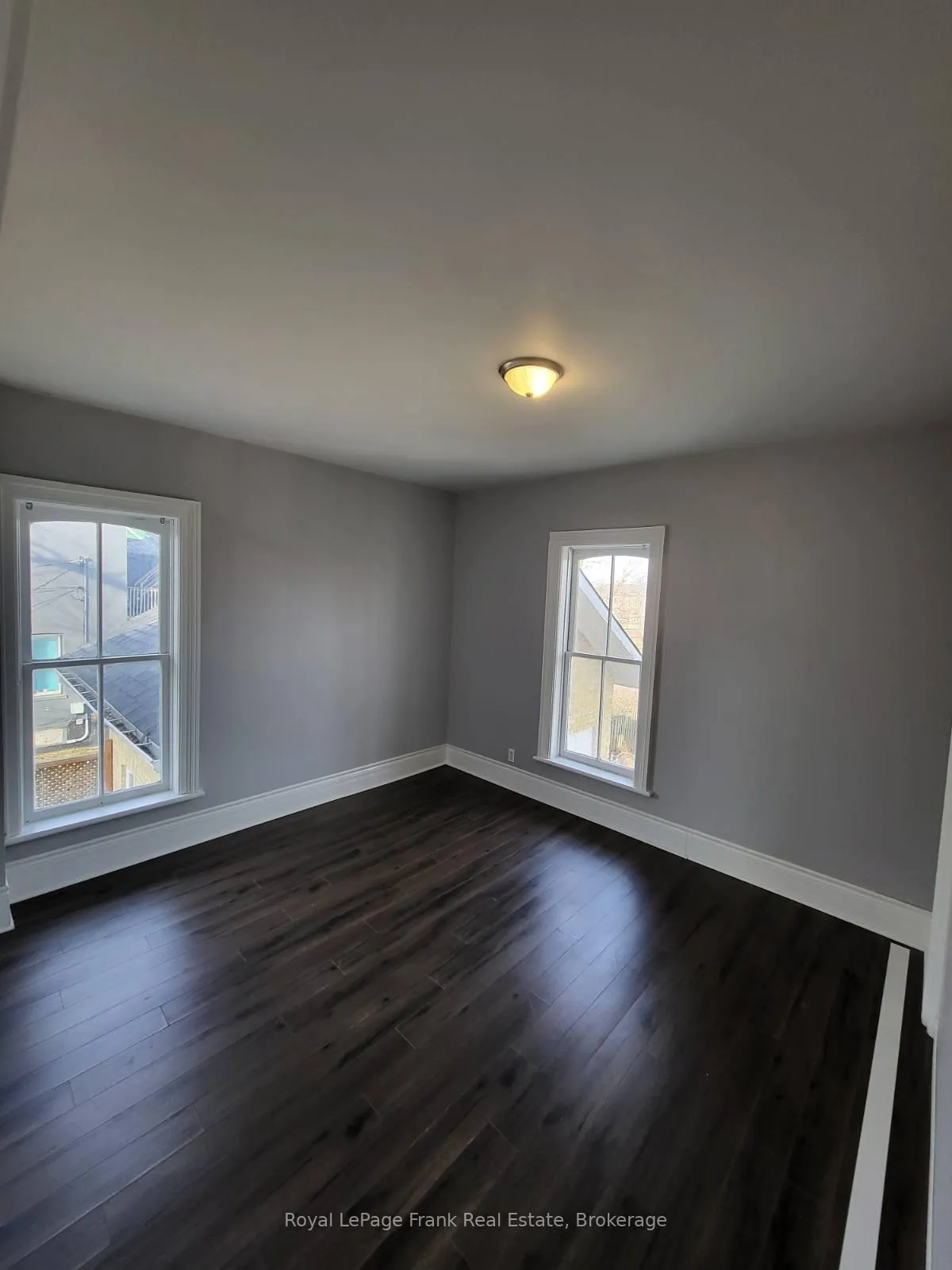 Photo 16 of 28 Ridout Street, Kawartha Lakes, Lindsay — HOMEH