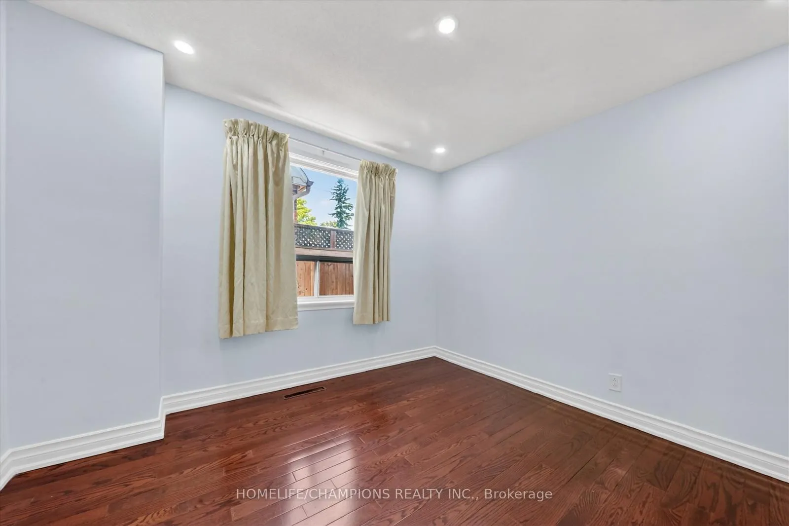 Photo 12 of 18 Bergen Road, Scarborough, Dorset Park — HOMEH