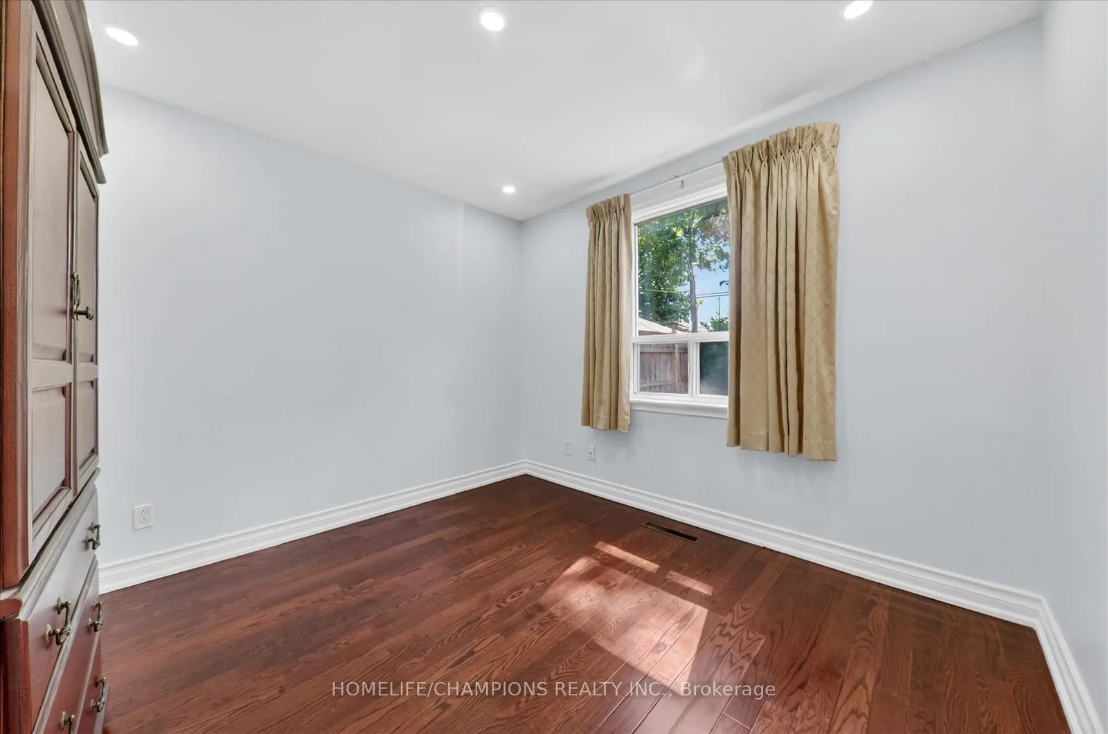 Photo 16 of 18 Bergen Road, Scarborough, Dorset Park — HOMEH