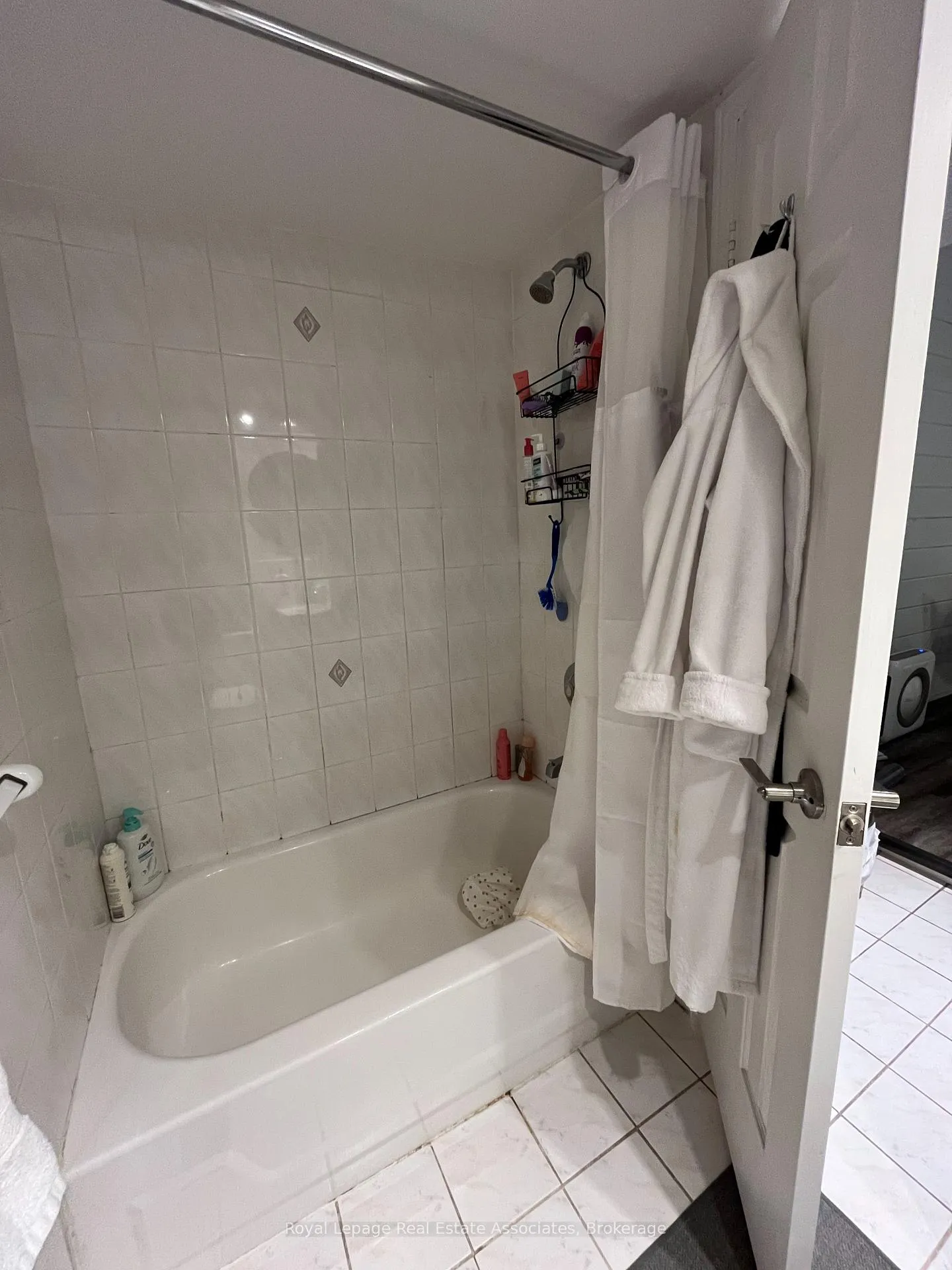 Photo 14 of Unit Main, 415 Lansdowne Avenue, Toronto, Dufferin Grove — HOMEH