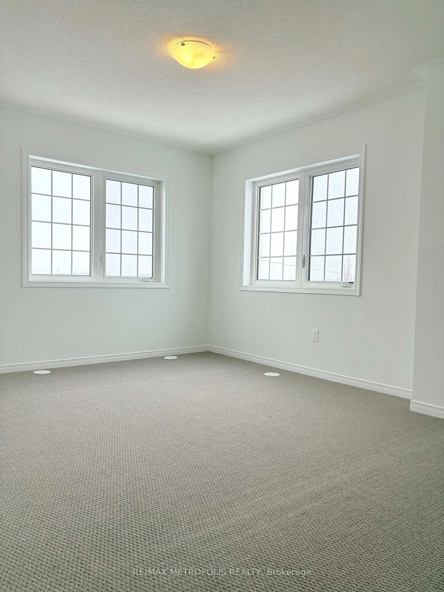 Photo 5 of Unit 3, 4320 Ebenezer Road, Brampton, Bram East — HOMEH