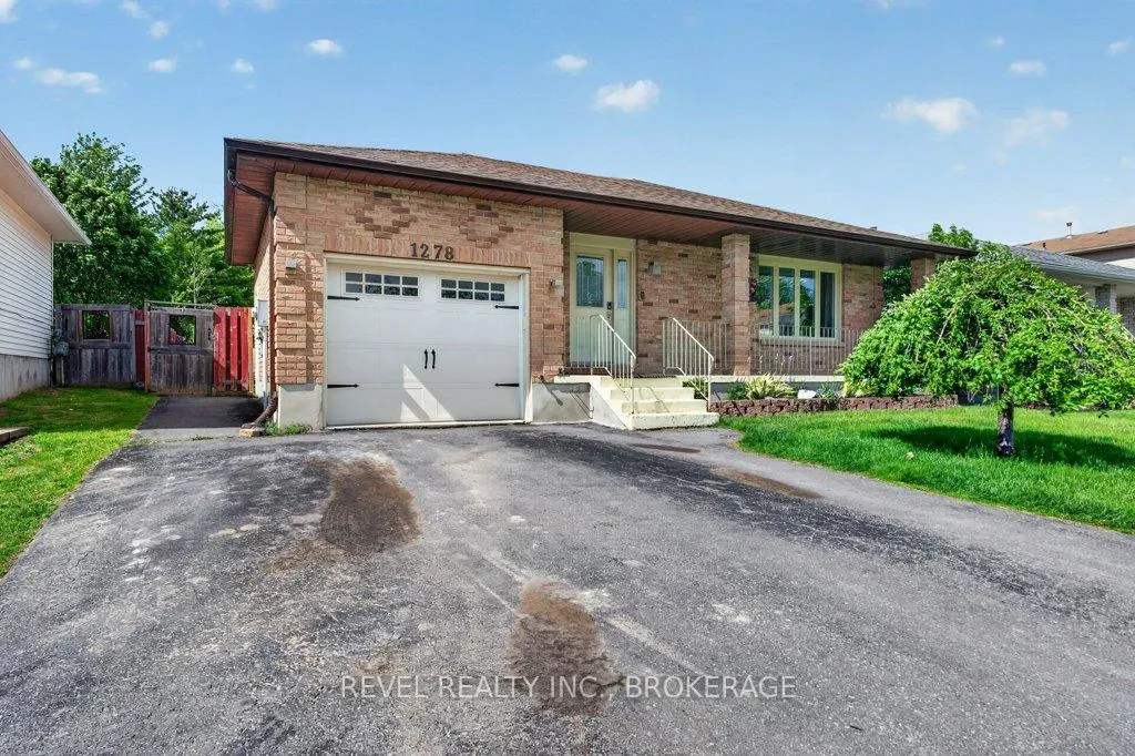 Photo 2 of 1278 Humberside Drive, Kingston, North of Taylor-Kidd Blvd — HOMEH