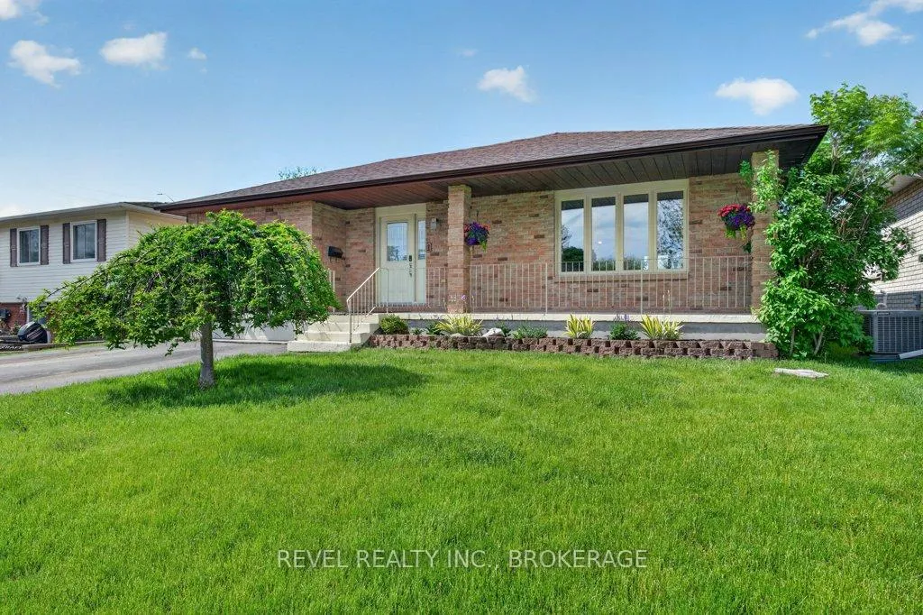 Photo 3 of 1278 Humberside Drive, Kingston, North of Taylor-Kidd Blvd — HOMEH