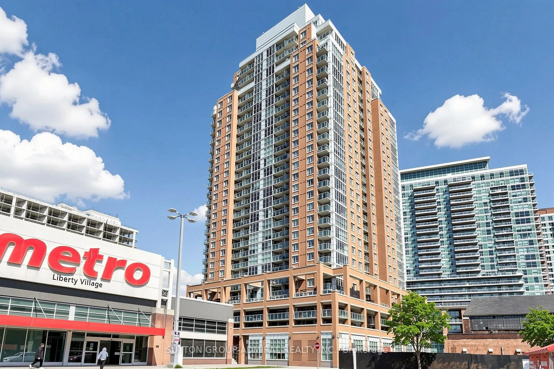 Photo 2 of Unit #710, 125 Western Battery Road, Toronto, Niagara — HOMEH