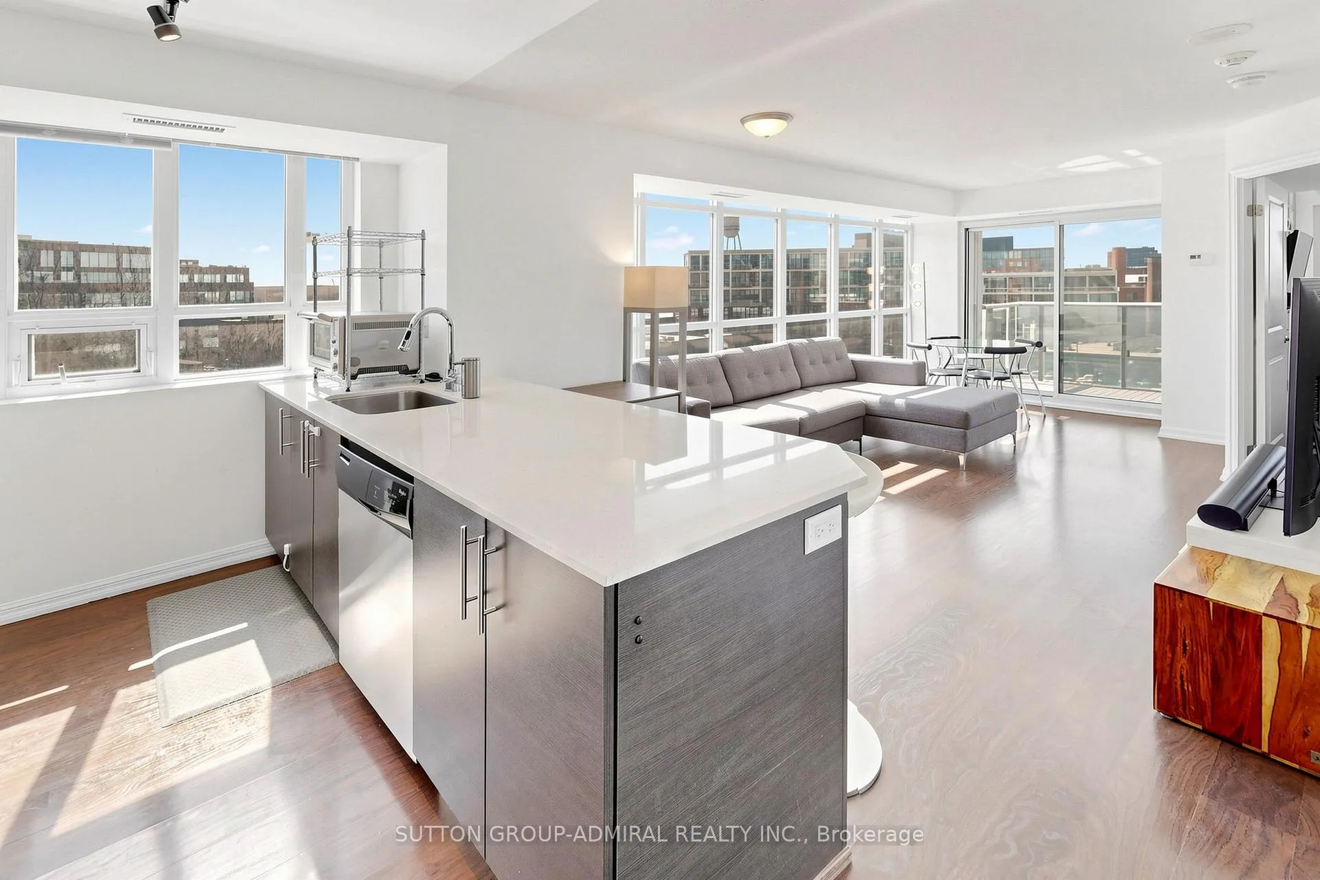 Photo 1 of Unit #710, 125 Western Battery Road, Toronto, Niagara — HOMEH