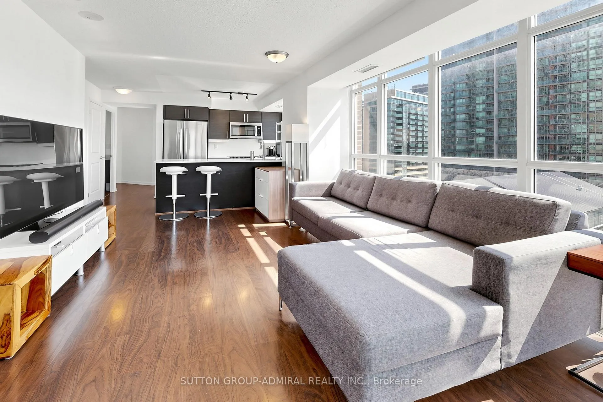 Photo 5 of Unit #710, 125 Western Battery Road, Toronto, Niagara — HOMEH