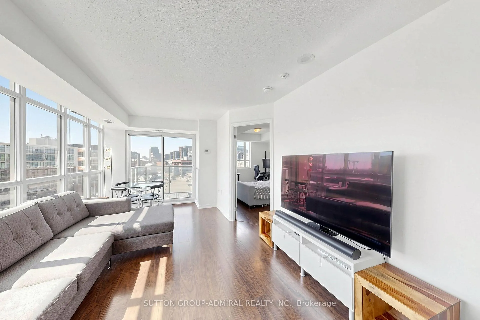 Photo 6 of Unit #710, 125 Western Battery Road, Toronto, Niagara — HOMEH
