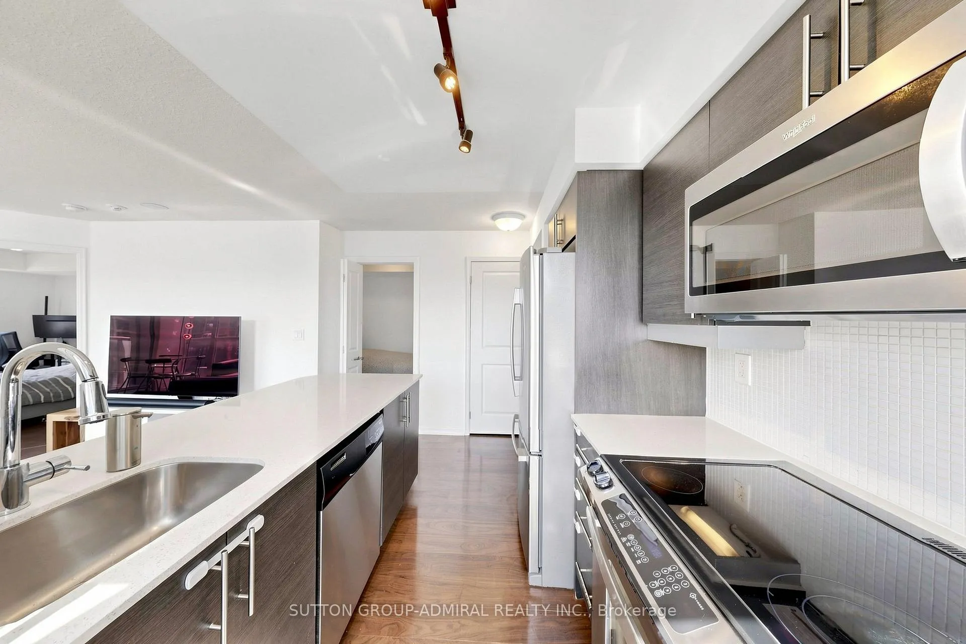Photo 8 of Unit #710, 125 Western Battery Road, Toronto, Niagara — HOMEH