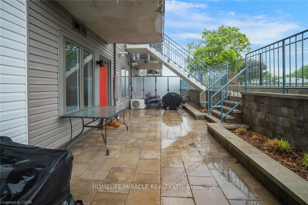Photo 4 of Unit 705, 2635 William Jackson Drive, Pickering, Duffin Heights — HOMEH