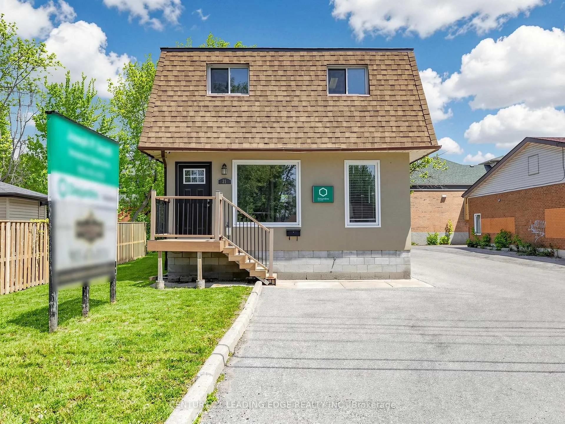Photo 2 of 21 Metro Road S, Georgina, Keswick North — HOMEH