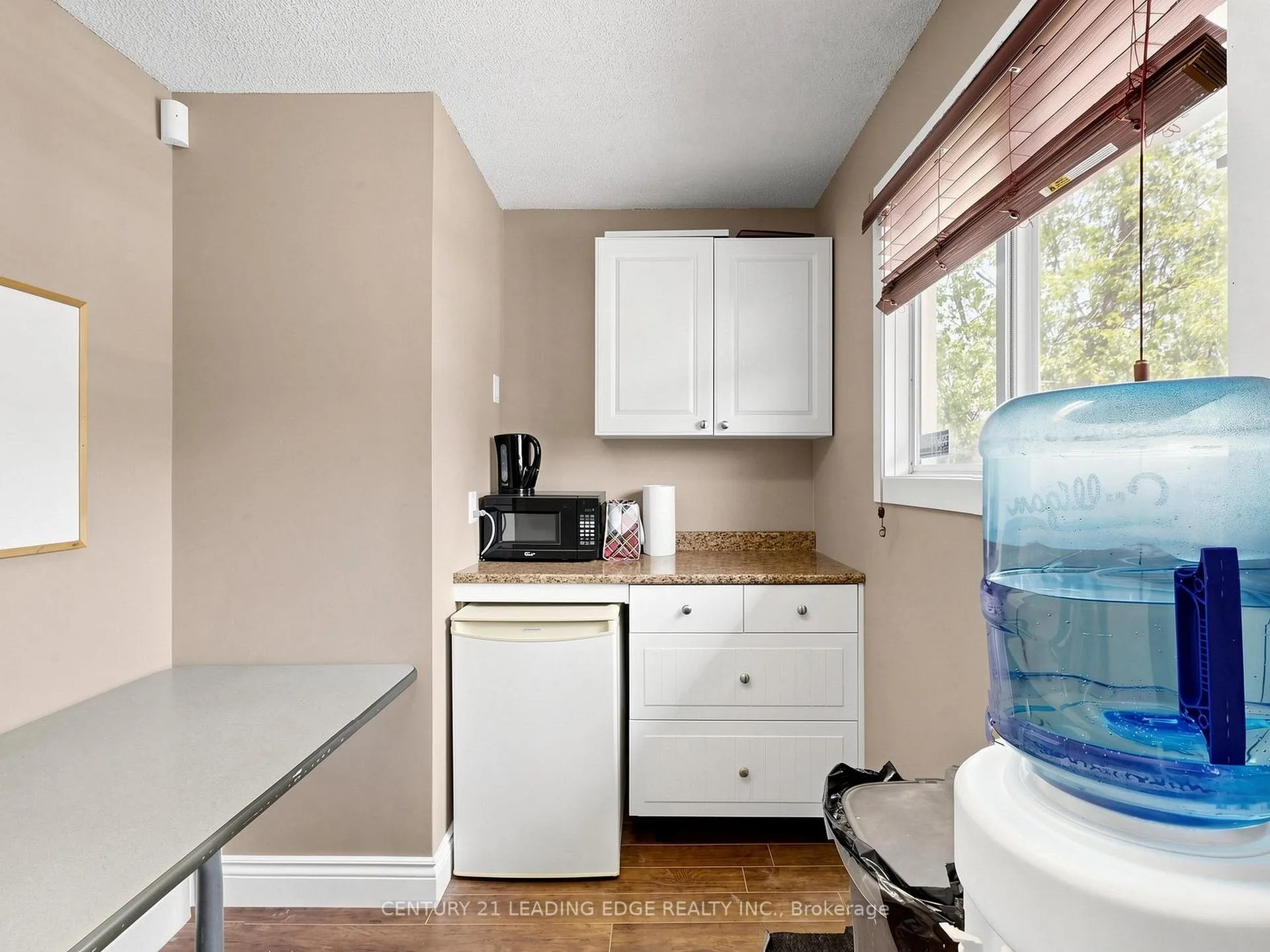 Photo 17 of 21 Metro Road S, Georgina, Keswick North — HOMEH