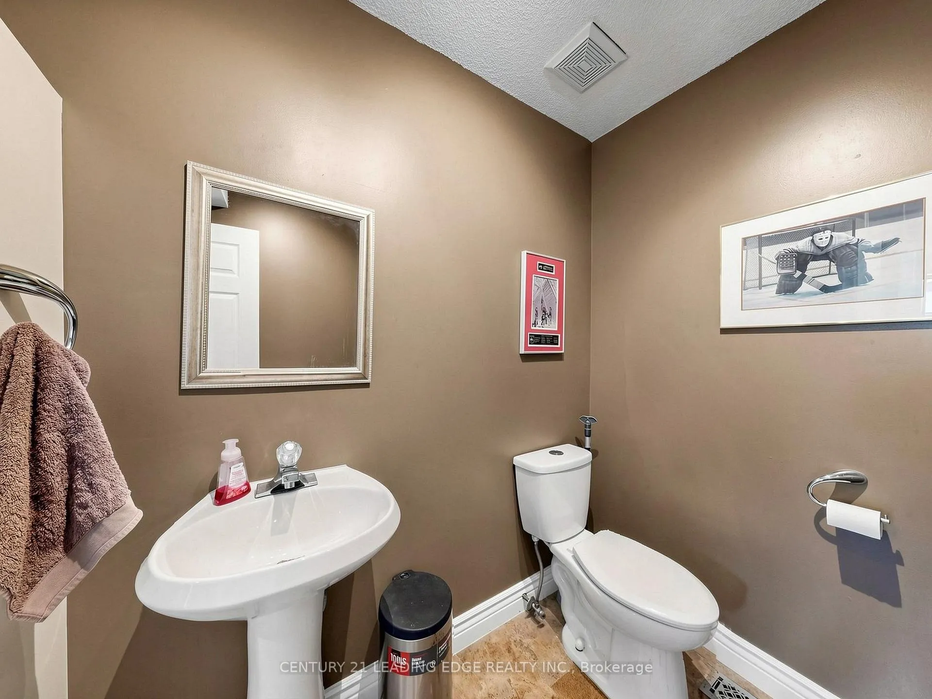 Photo 19 of 21 Metro Road S, Georgina, Keswick North — HOMEH