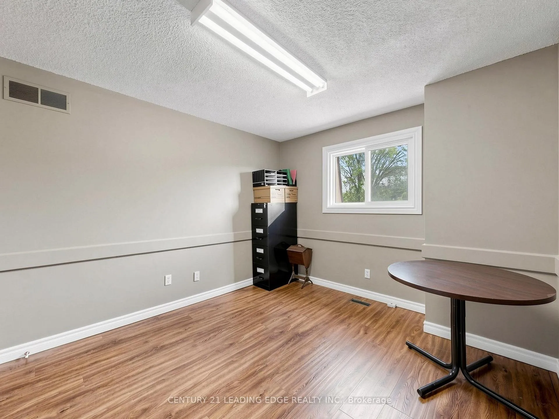 Photo 25 of 21 Metro Road S, Georgina, Keswick North — HOMEH