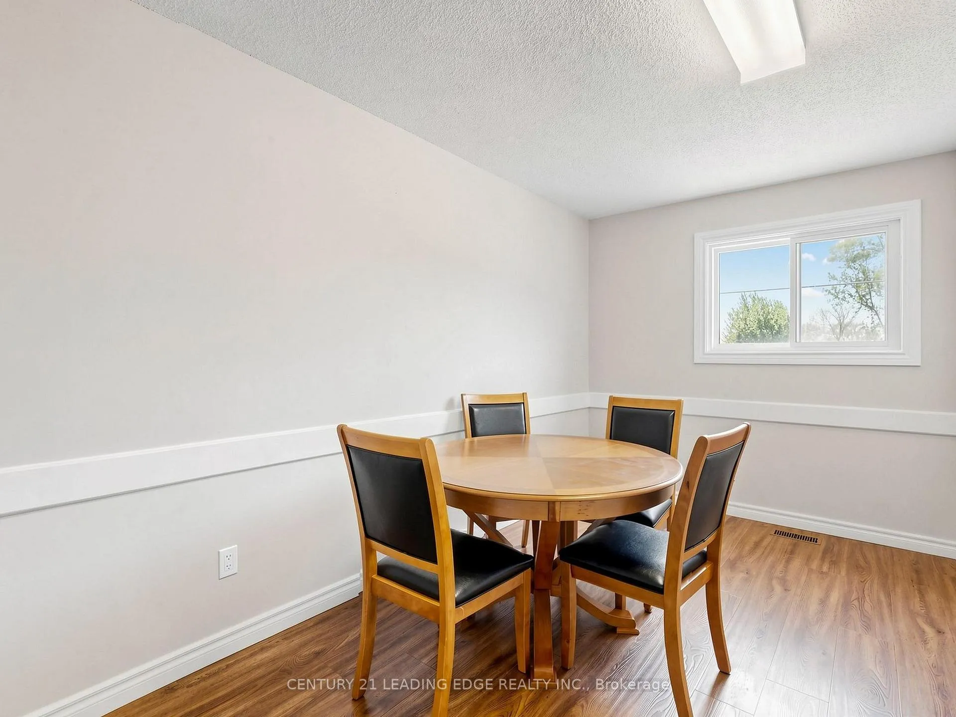 Photo 29 of 21 Metro Road S, Georgina, Keswick North — HOMEH