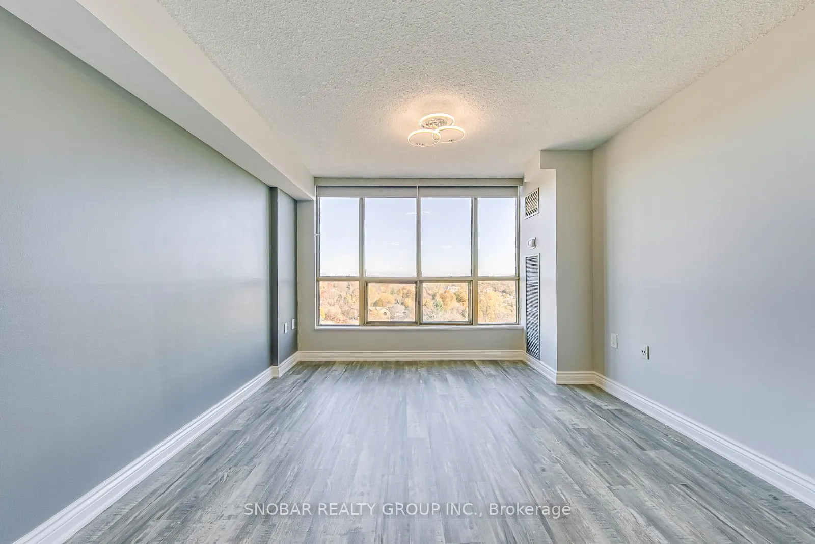 Photo 10 of Unit 1001, 1110 Walden Circle, Mississauga, Clarkson — HOMEH