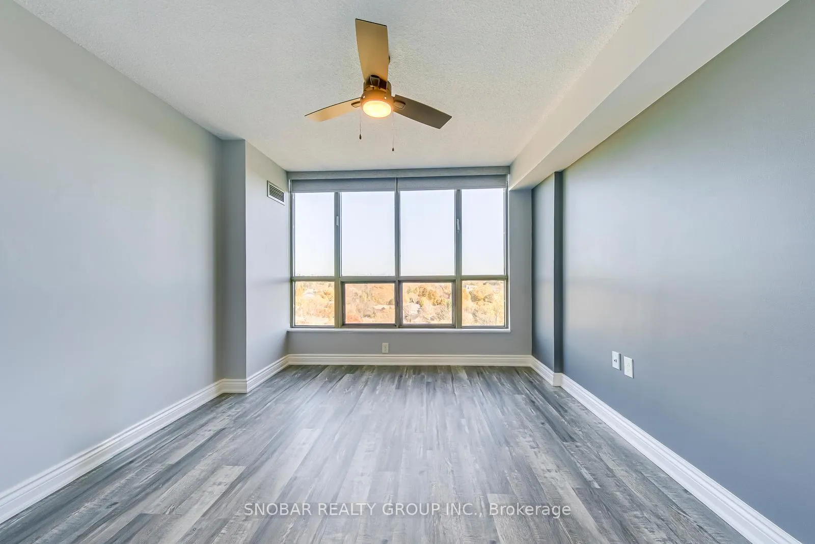 Photo 11 of Unit 1001, 1110 Walden Circle, Mississauga, Clarkson — HOMEH