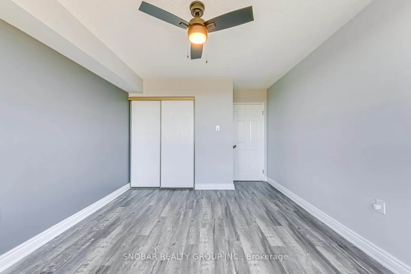 Photo 12 of Unit 1001, 1110 Walden Circle, Mississauga, Clarkson — HOMEH