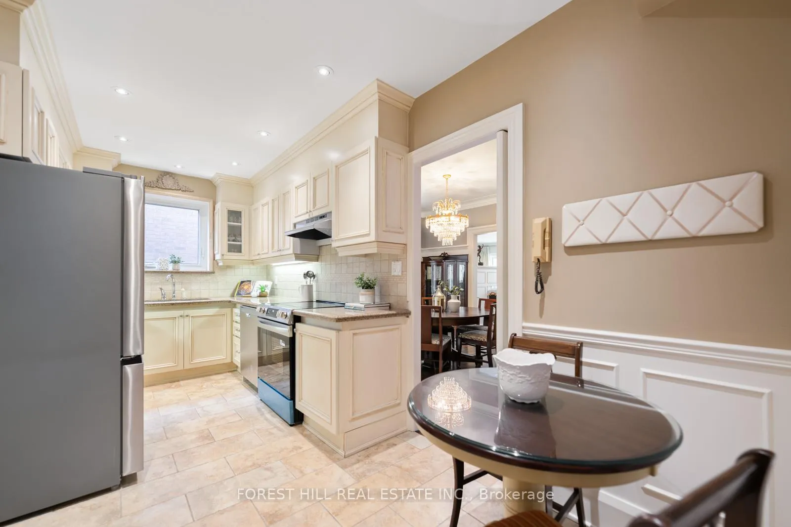 Photo 14 of Unit 2, 11A Clarendon Avenue, Toronto, Casa Loma — HOMEH