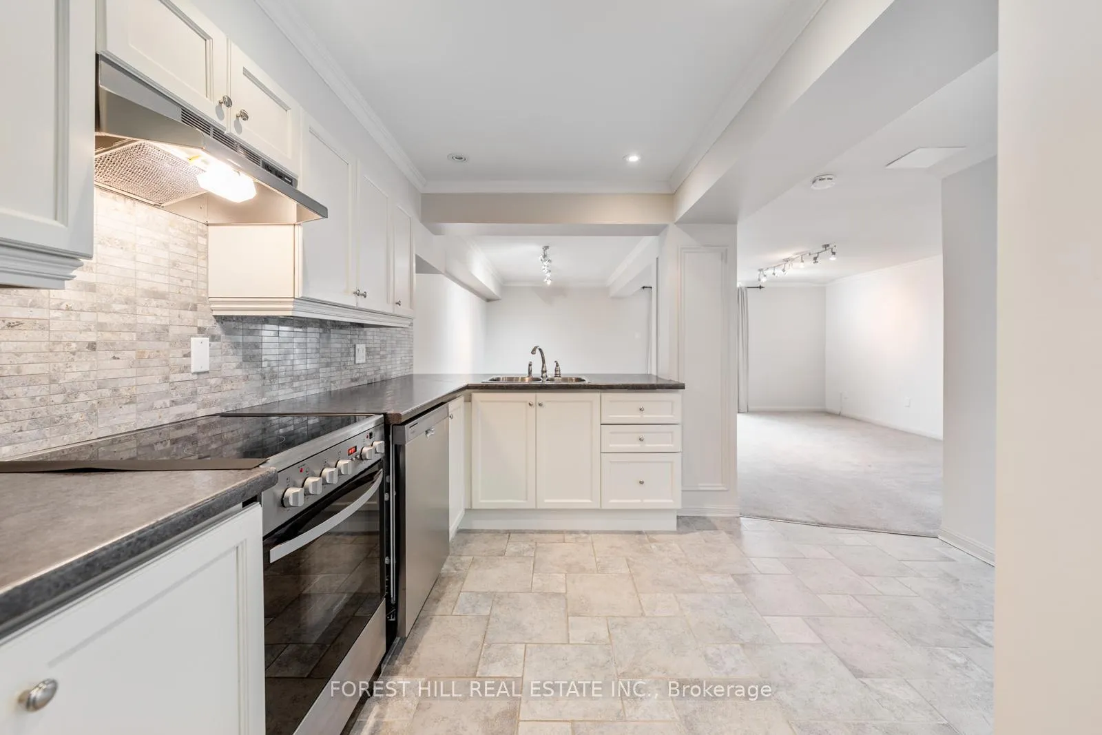 Photo 26 of Unit 2, 11A Clarendon Avenue, Toronto, Casa Loma — HOMEH