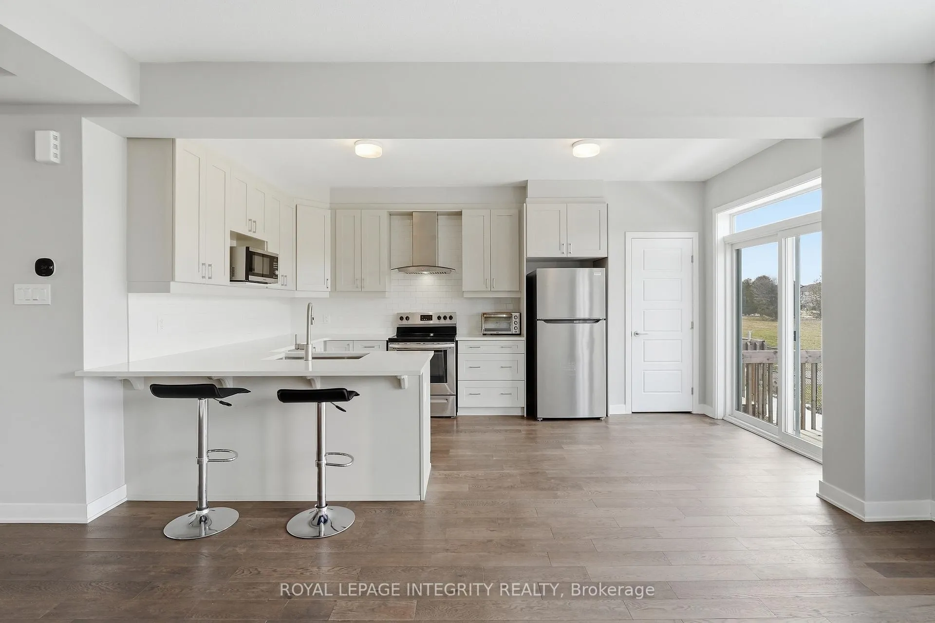 Photo 8 of 2084 Winsome Terrace, Ottawa, Fallingbrook/Gardenway South — HOMEH