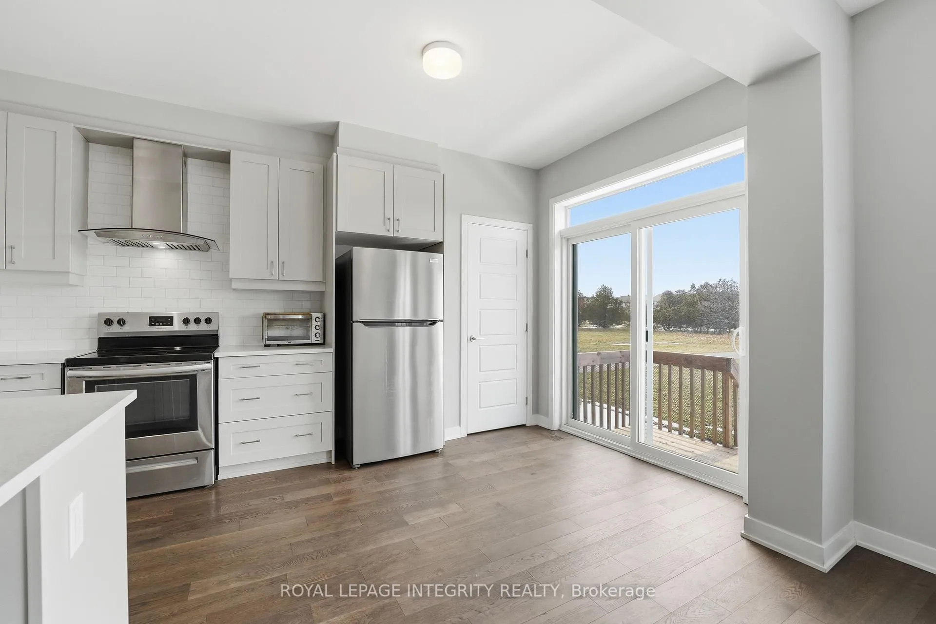 Photo 9 of 2084 Winsome Terrace, Ottawa, Fallingbrook/Gardenway South — HOMEH