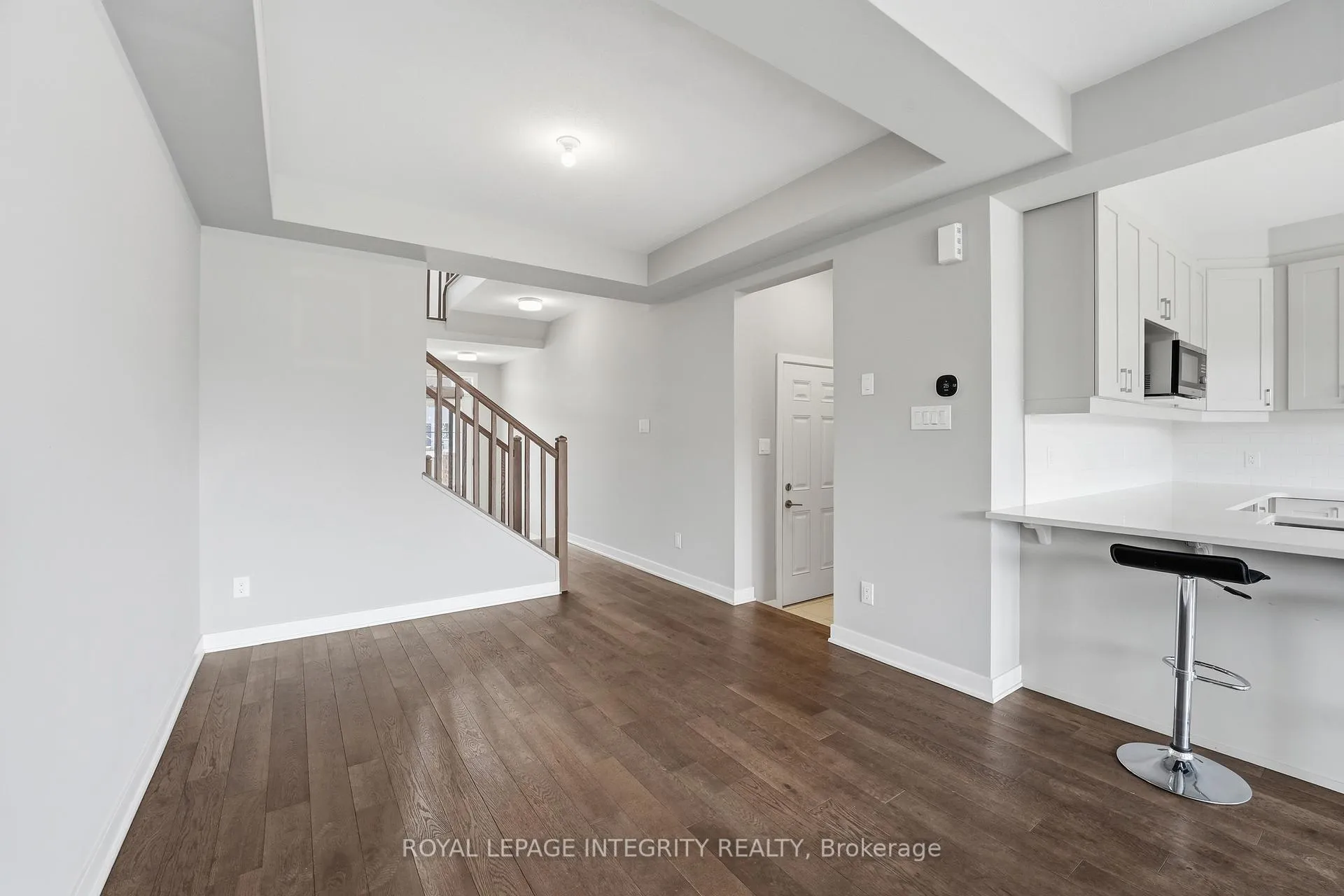 Photo 12 of 2084 Winsome Terrace, Ottawa, Fallingbrook/Gardenway South — HOMEH