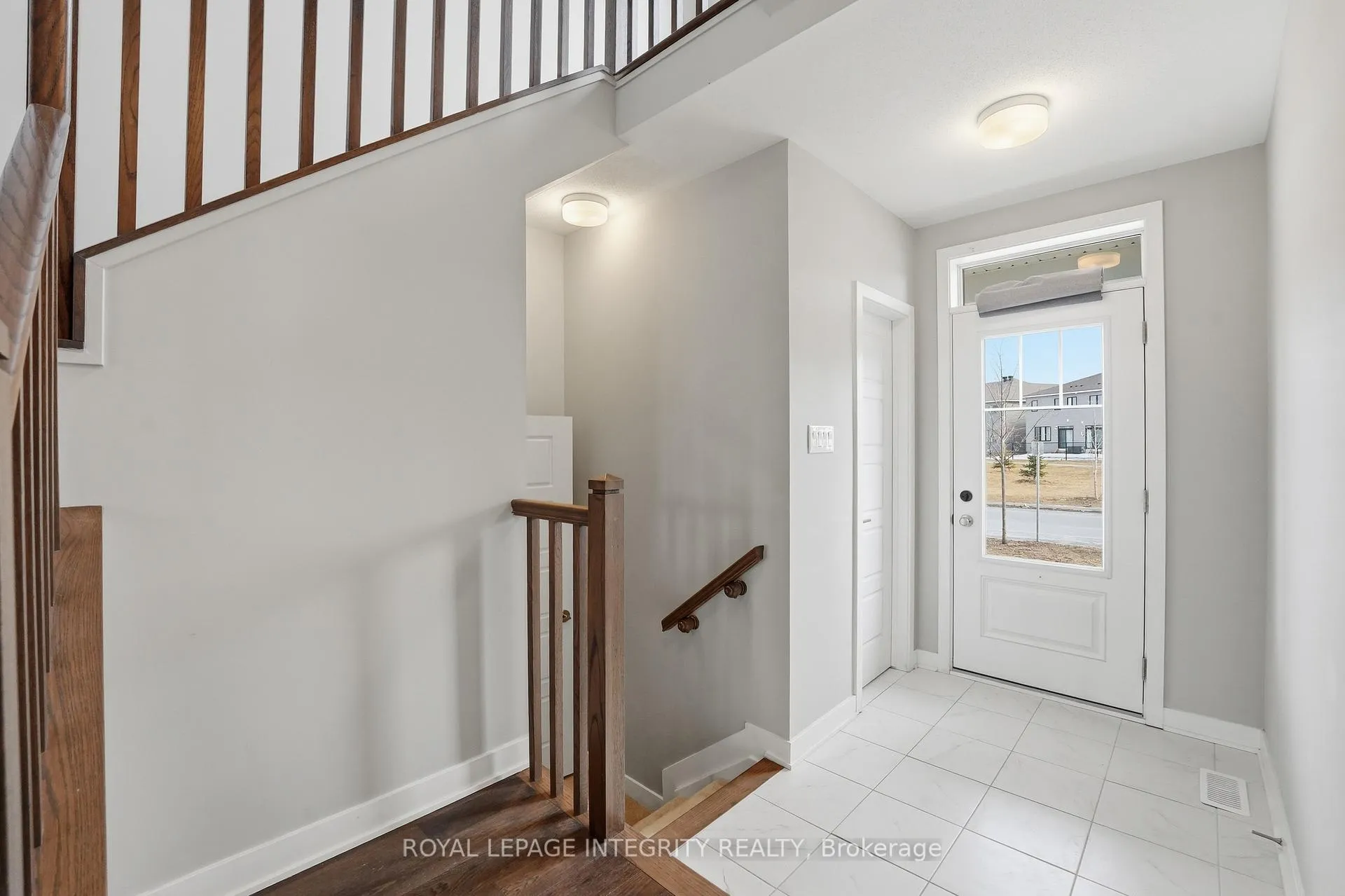 Photo 14 of 2084 Winsome Terrace, Ottawa, Fallingbrook/Gardenway South — HOMEH