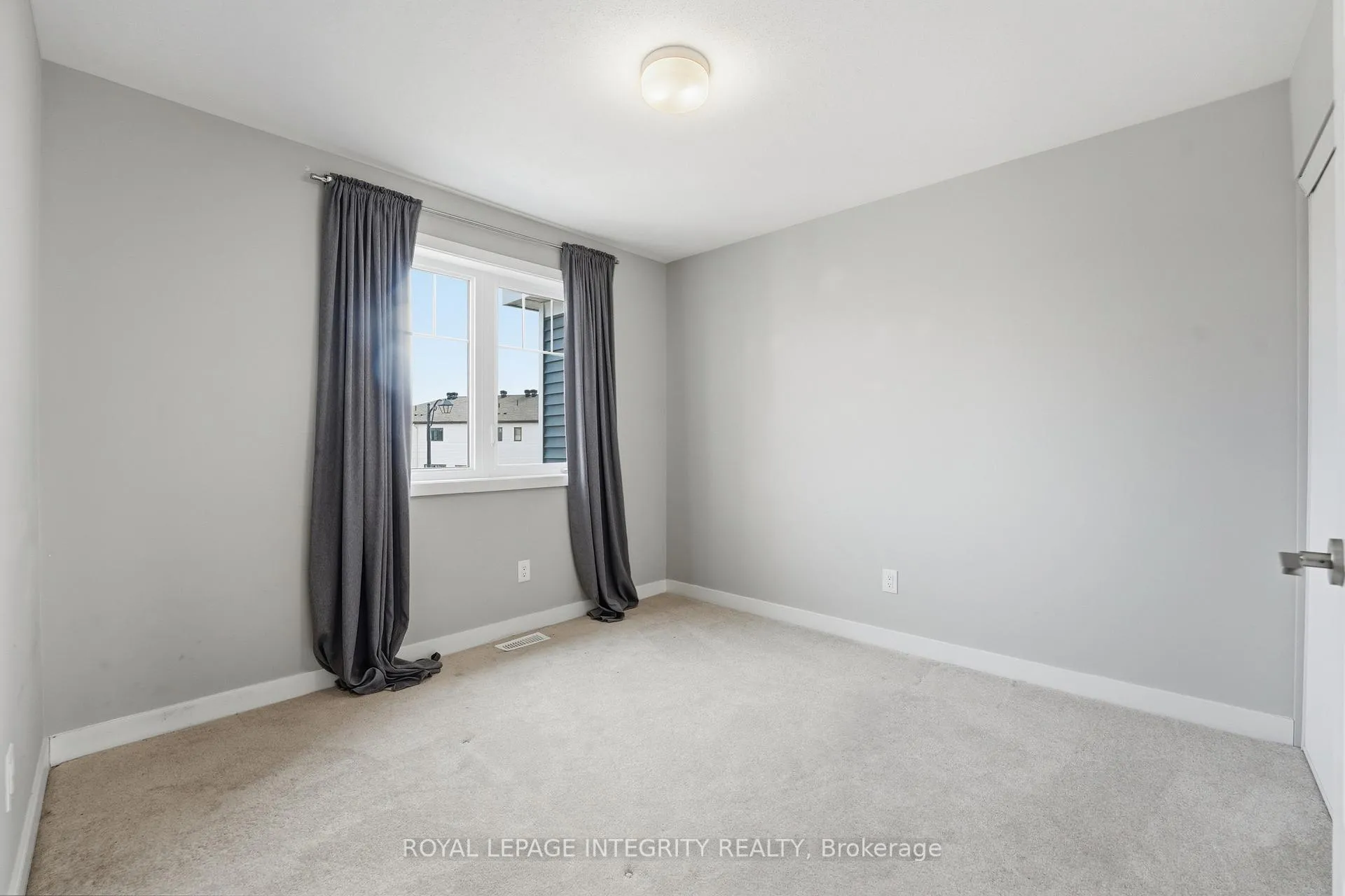 Photo 24 of 2084 Winsome Terrace, Ottawa, Fallingbrook/Gardenway South — HOMEH