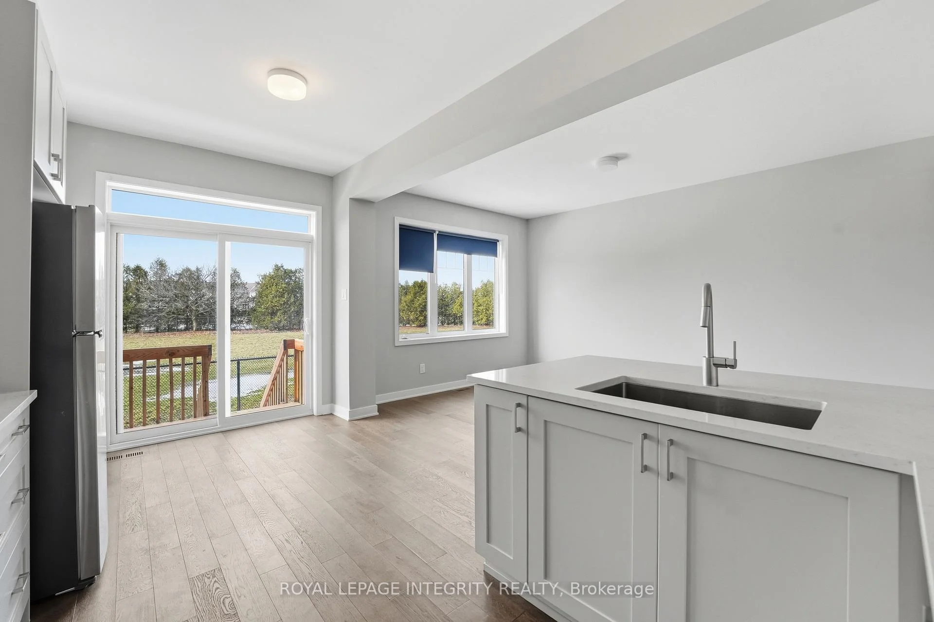 Photo 10 of 2084 Winsome Terrace, Ottawa, Fallingbrook/Gardenway South — HOMEH