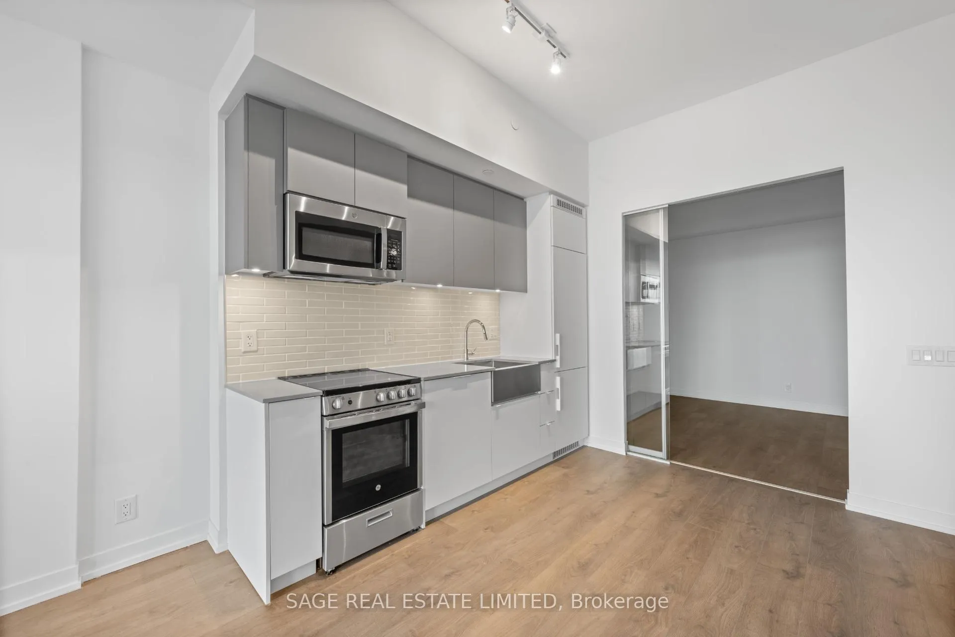Photo 2 of Unit 1122, 270 Dufferin Street, Toronto, South Parkdale — HOMEH
