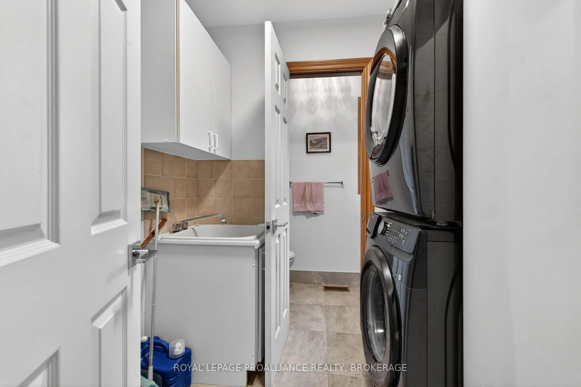 Photo 16 of 542 Rankin Crescent, Kingston, South of Taylor-Kidd Blvd — HOMEH