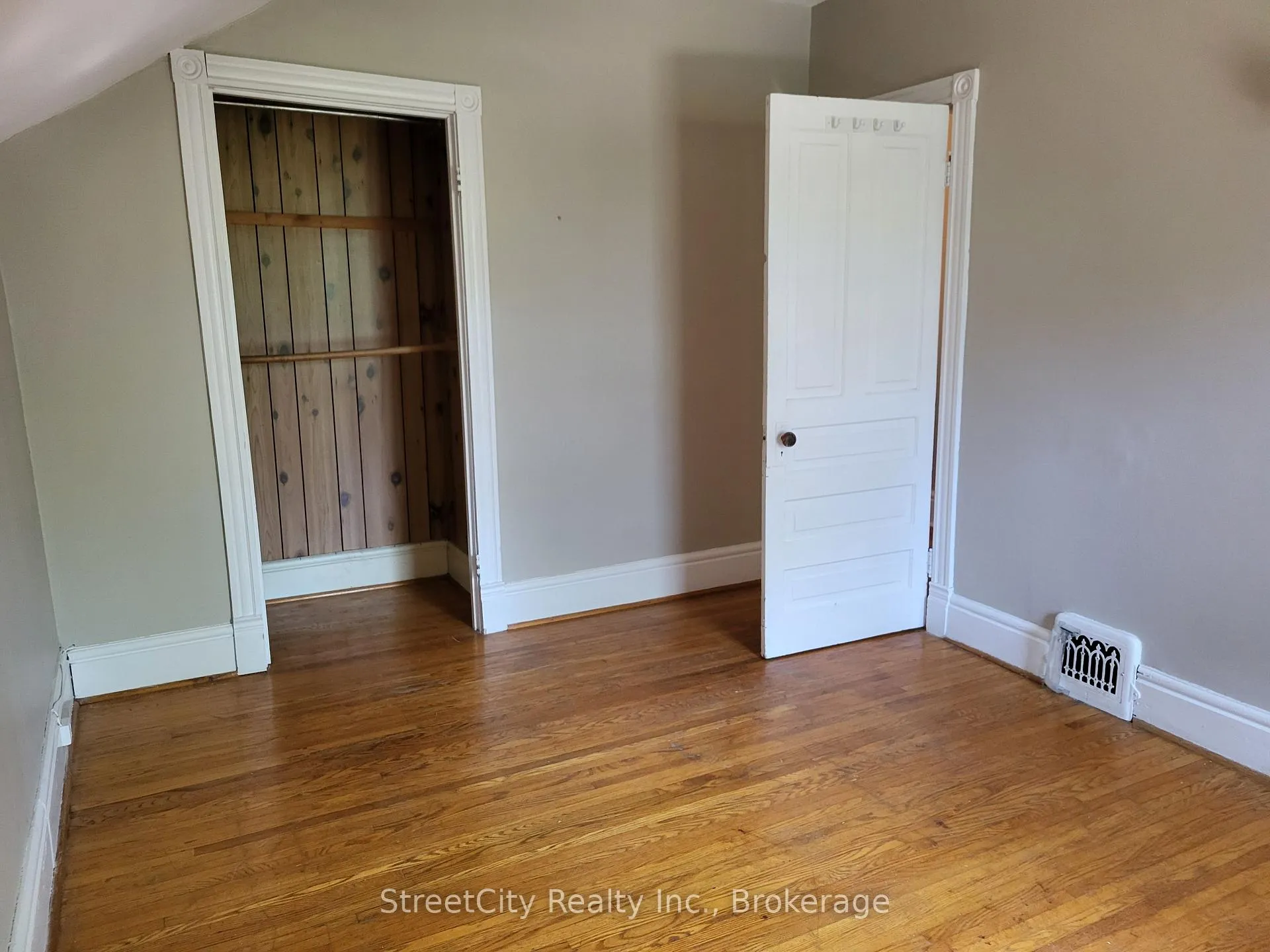 Photo 20 of 12 Mercer Street, Stratford — HOMEH