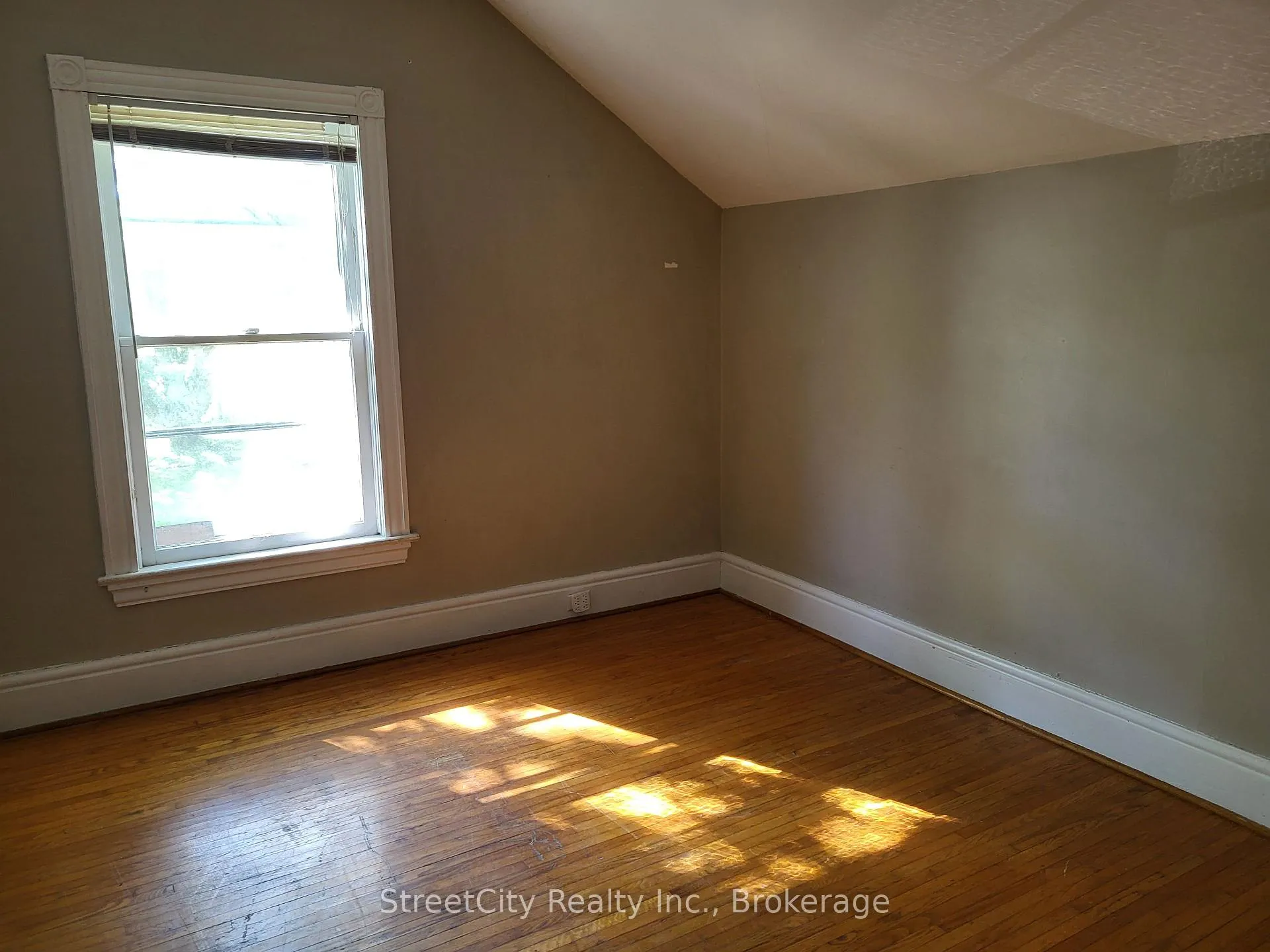 Photo 21 of 12 Mercer Street, Stratford — HOMEH