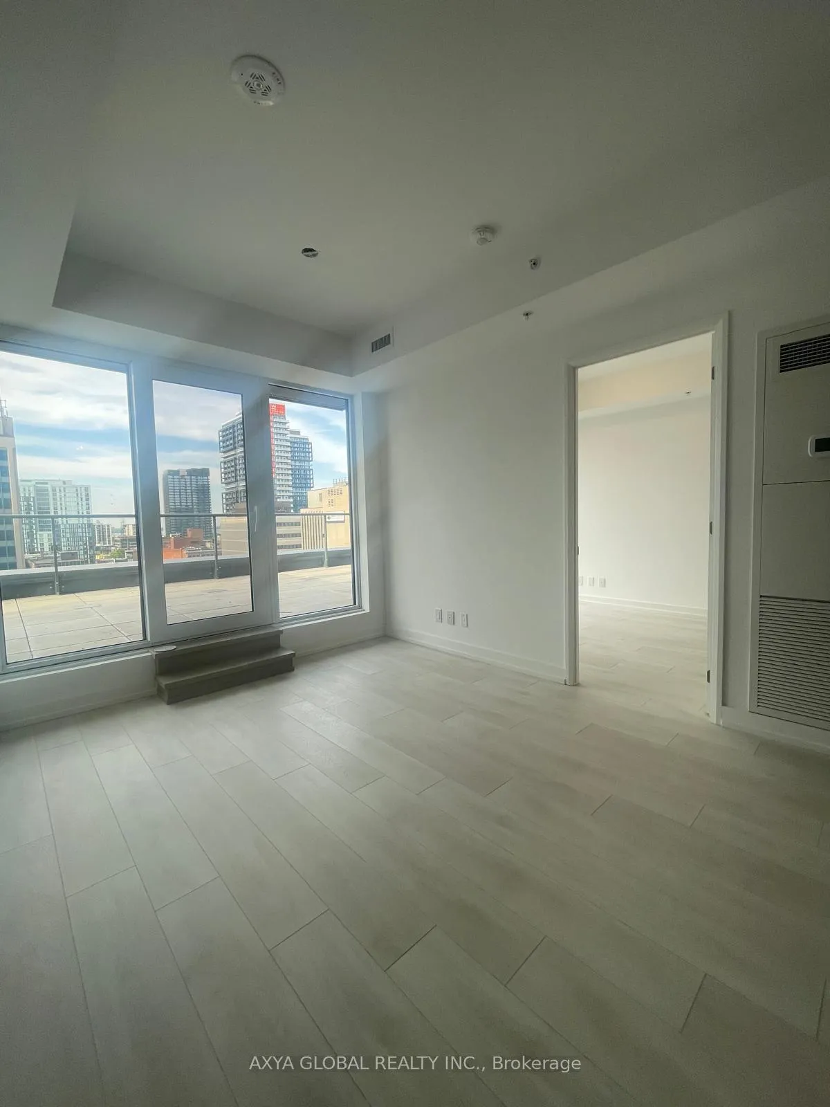 Photo 4 of Unit 1103, 75 James Street S, Hamilton, Corktown — HOMEH