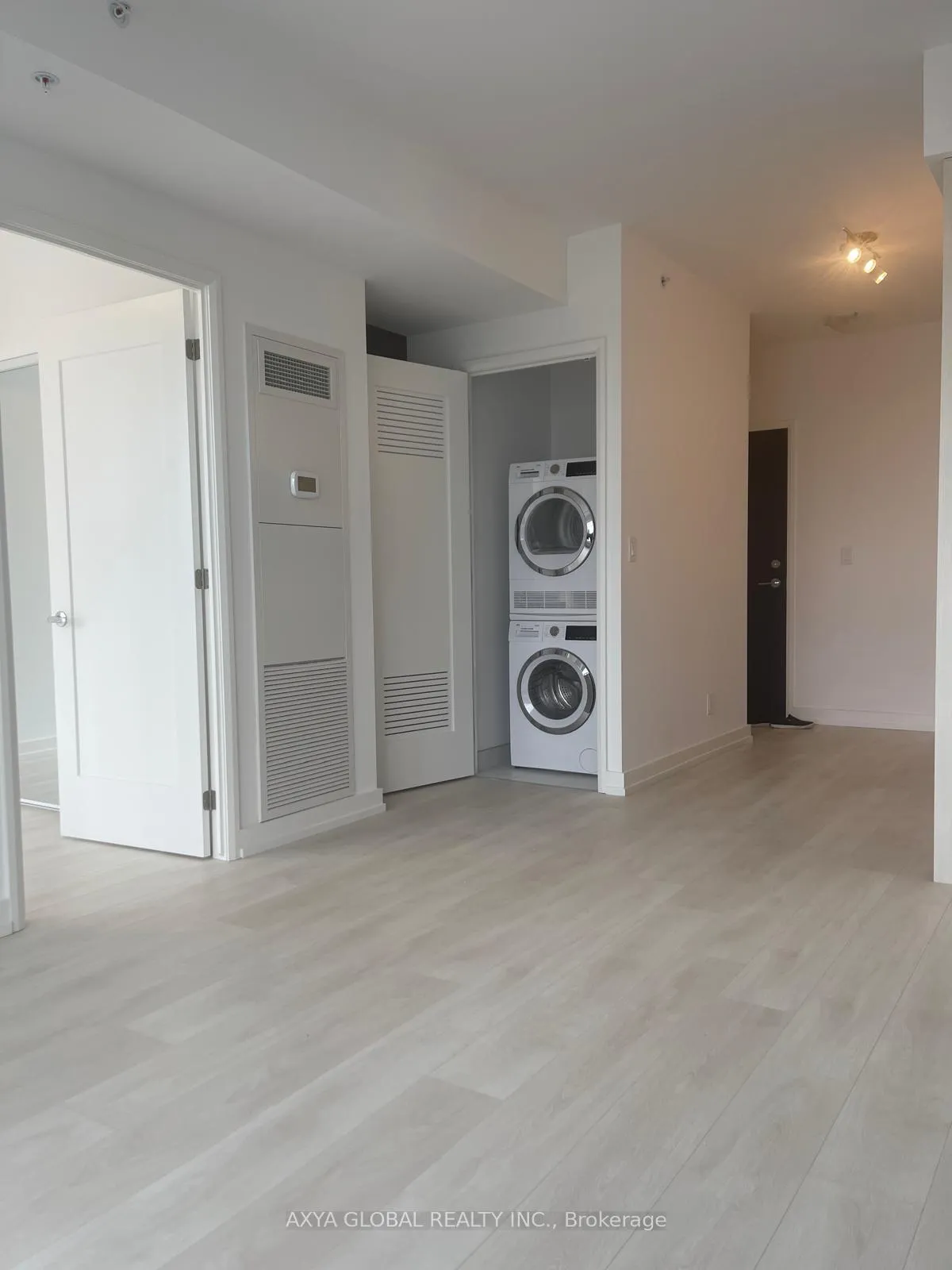 Photo 7 of Unit 1103, 75 James Street S, Hamilton, Corktown — HOMEH