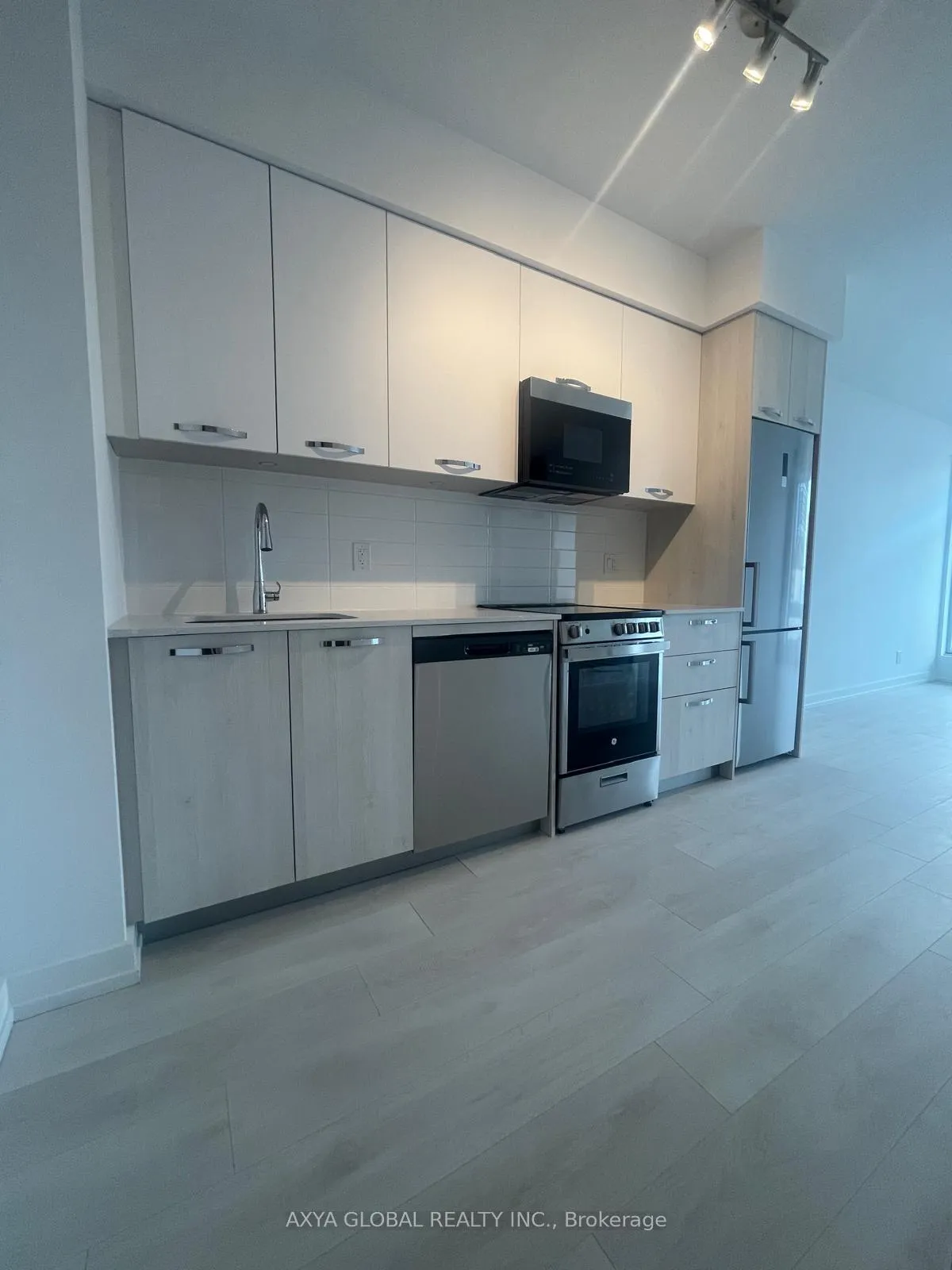 Photo 14 of Unit 1103, 75 James Street S, Hamilton, Corktown — HOMEH