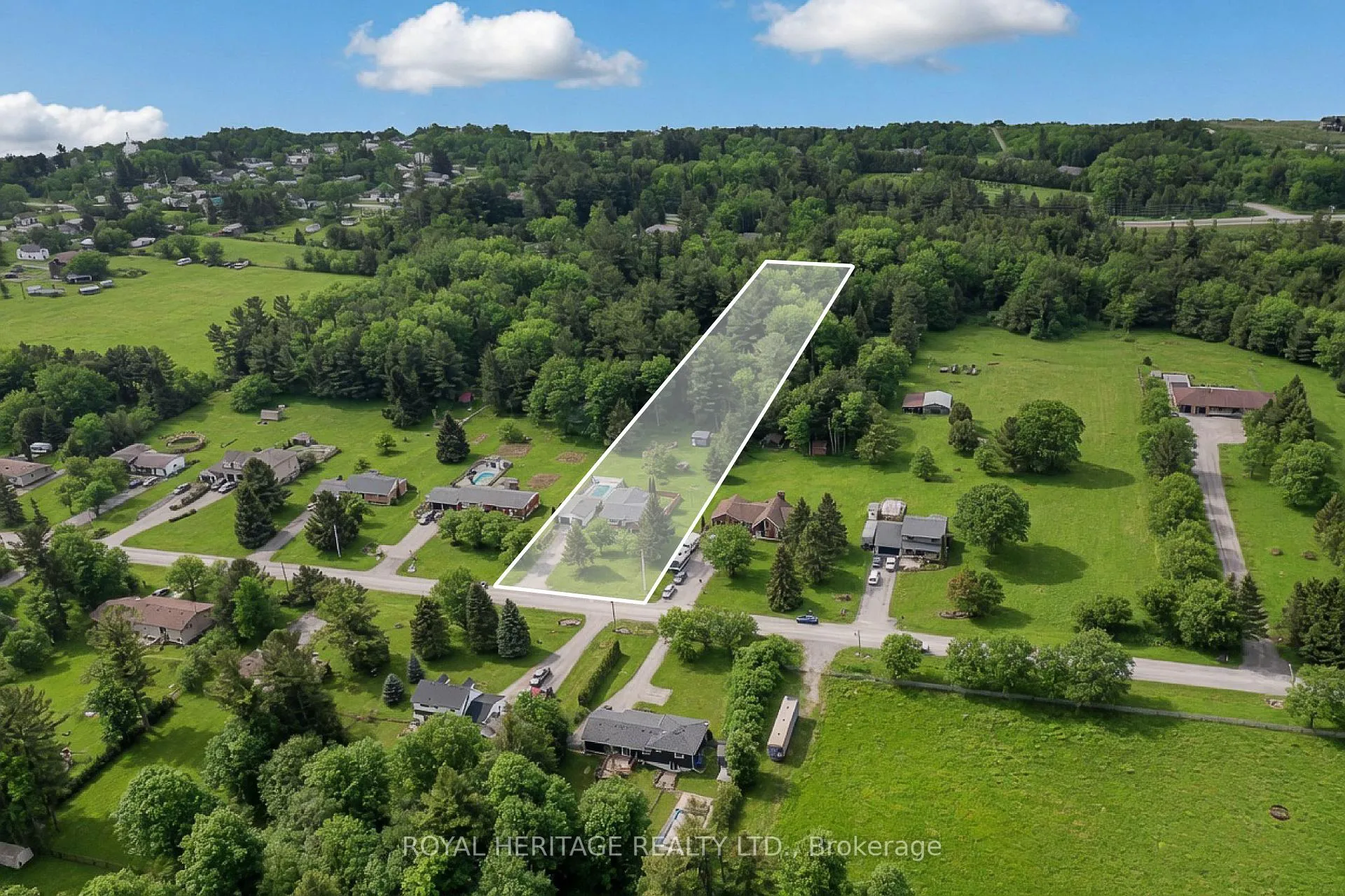 Photo 3 of 194 Clitheroe Road, Alnwick/Haldimand, Grafton — HOMEH