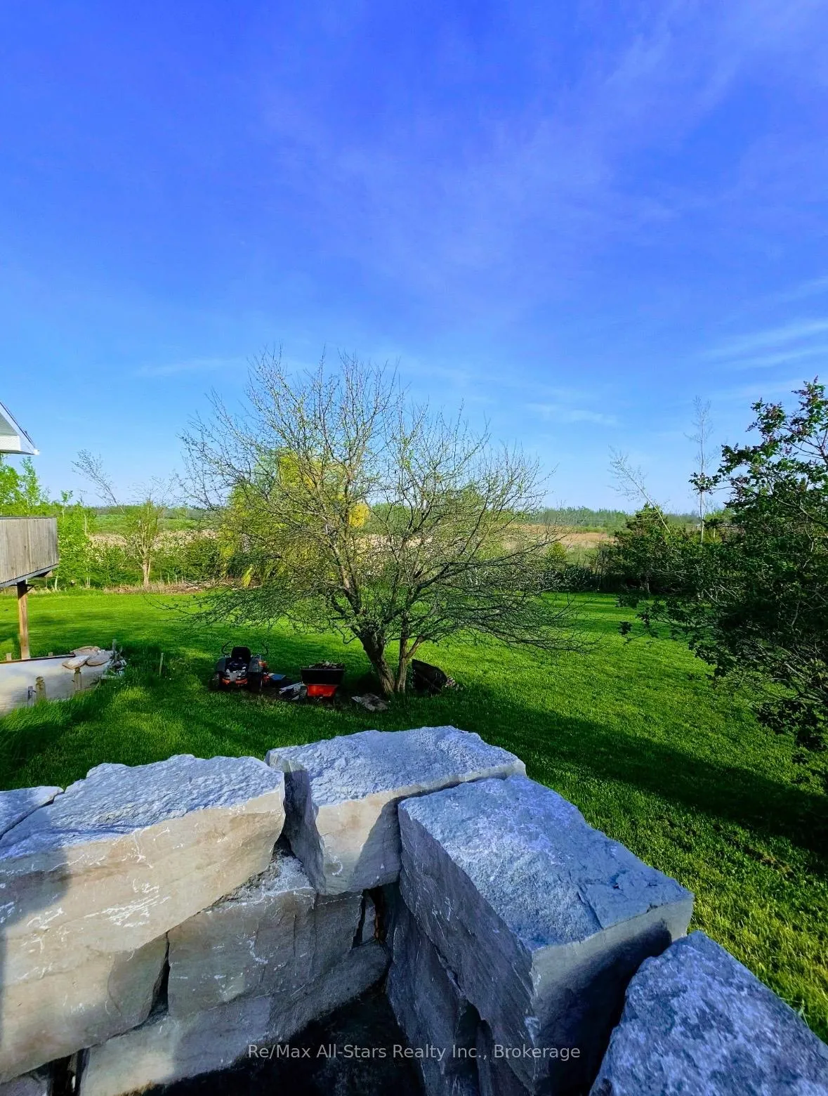 Photo 3 of 4054 35 Highway, Kawartha Lakes, Fenelon — HOMEH