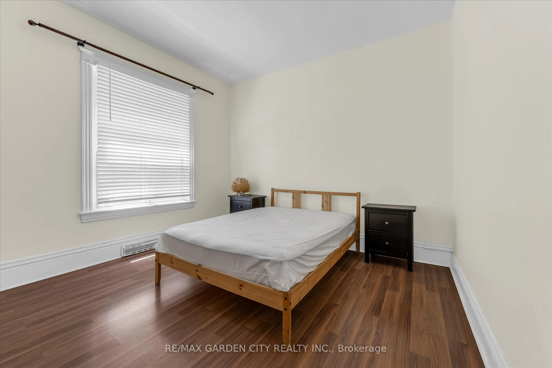Photo 6 of Unit Main, 205 Ferguson Avenue S, Hamilton, Corktown — HOMEH