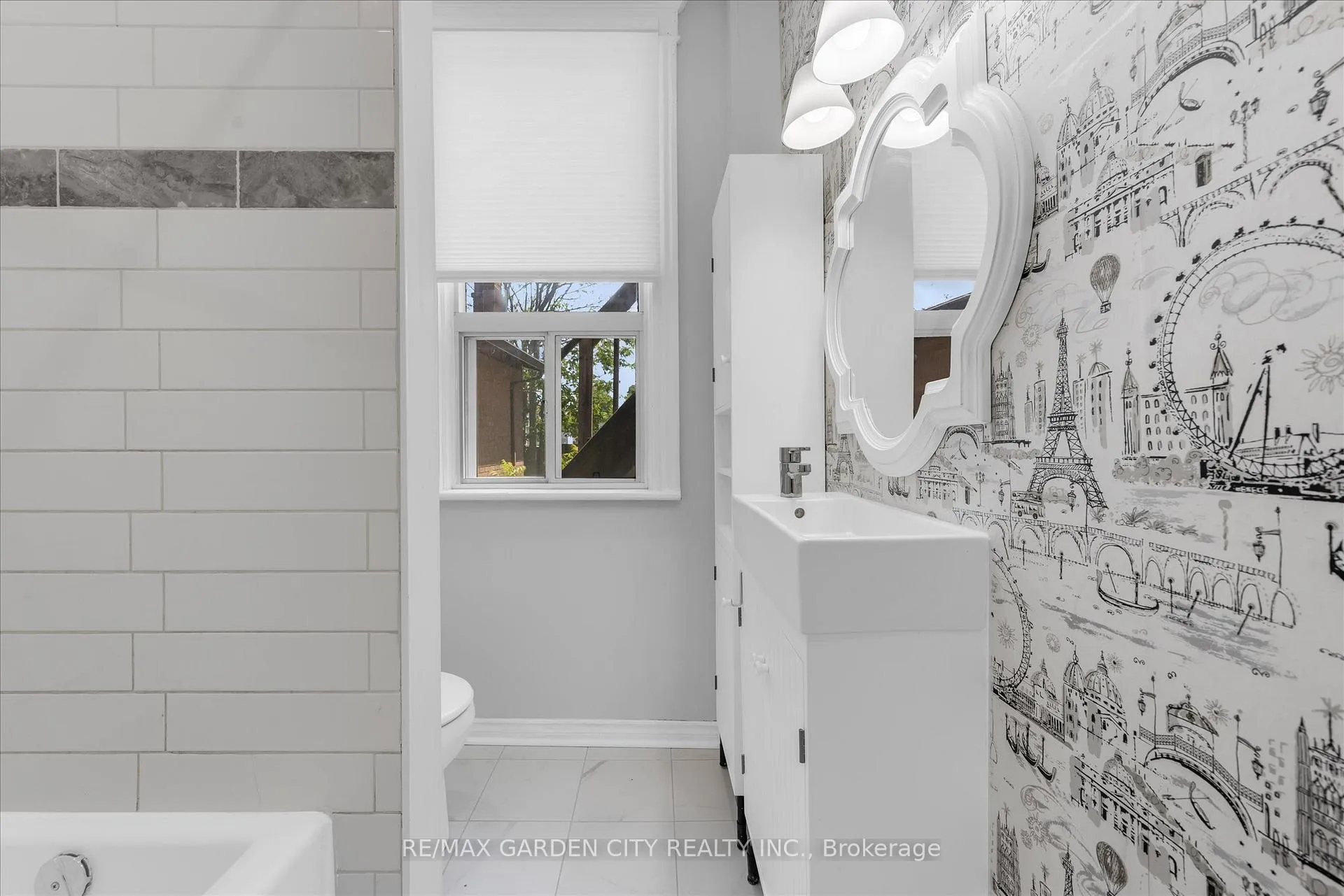 Photo 8 of Unit Main, 205 Ferguson Avenue S, Hamilton, Corktown — HOMEH