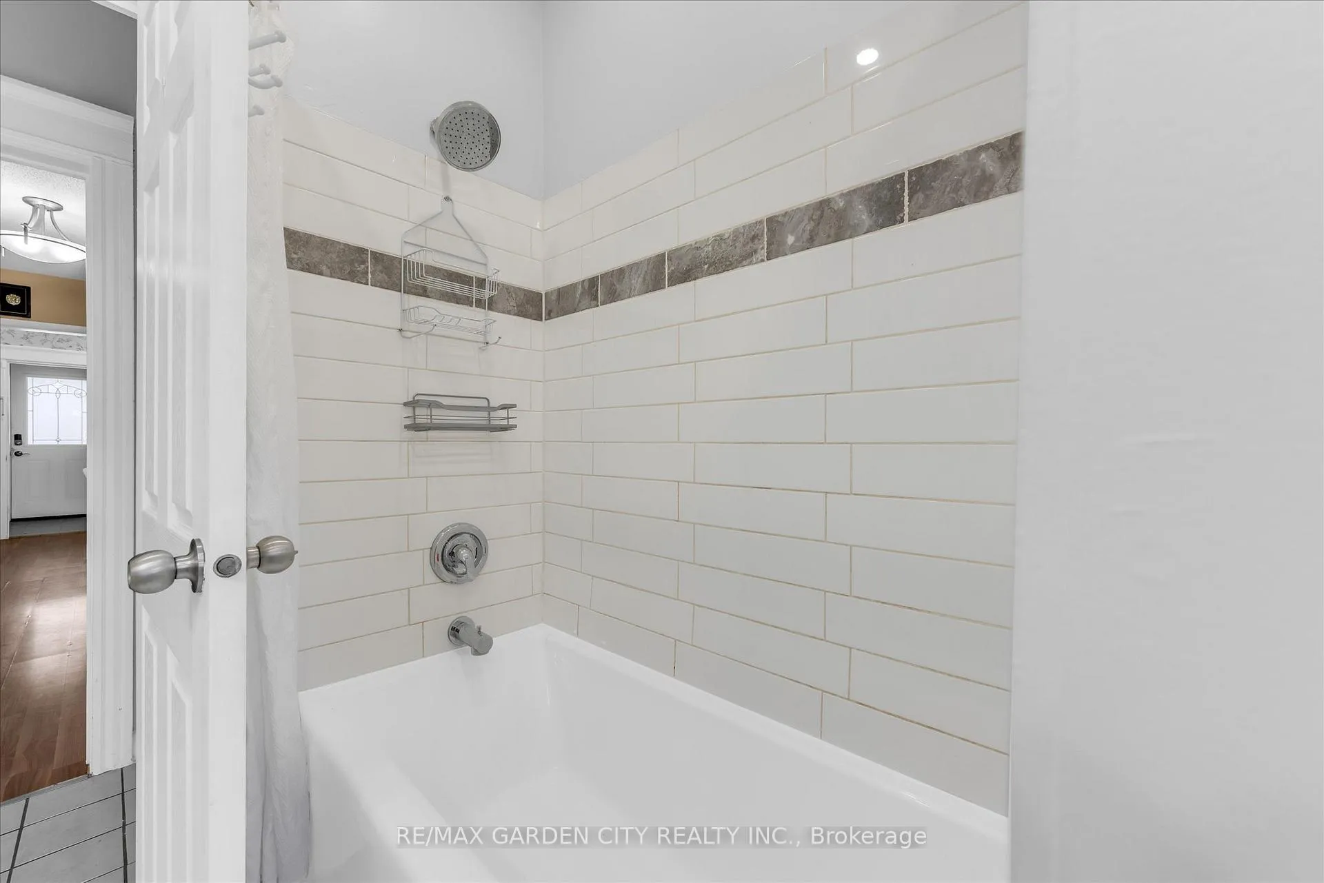 Photo 9 of Unit Main, 205 Ferguson Avenue S, Hamilton, Corktown — HOMEH