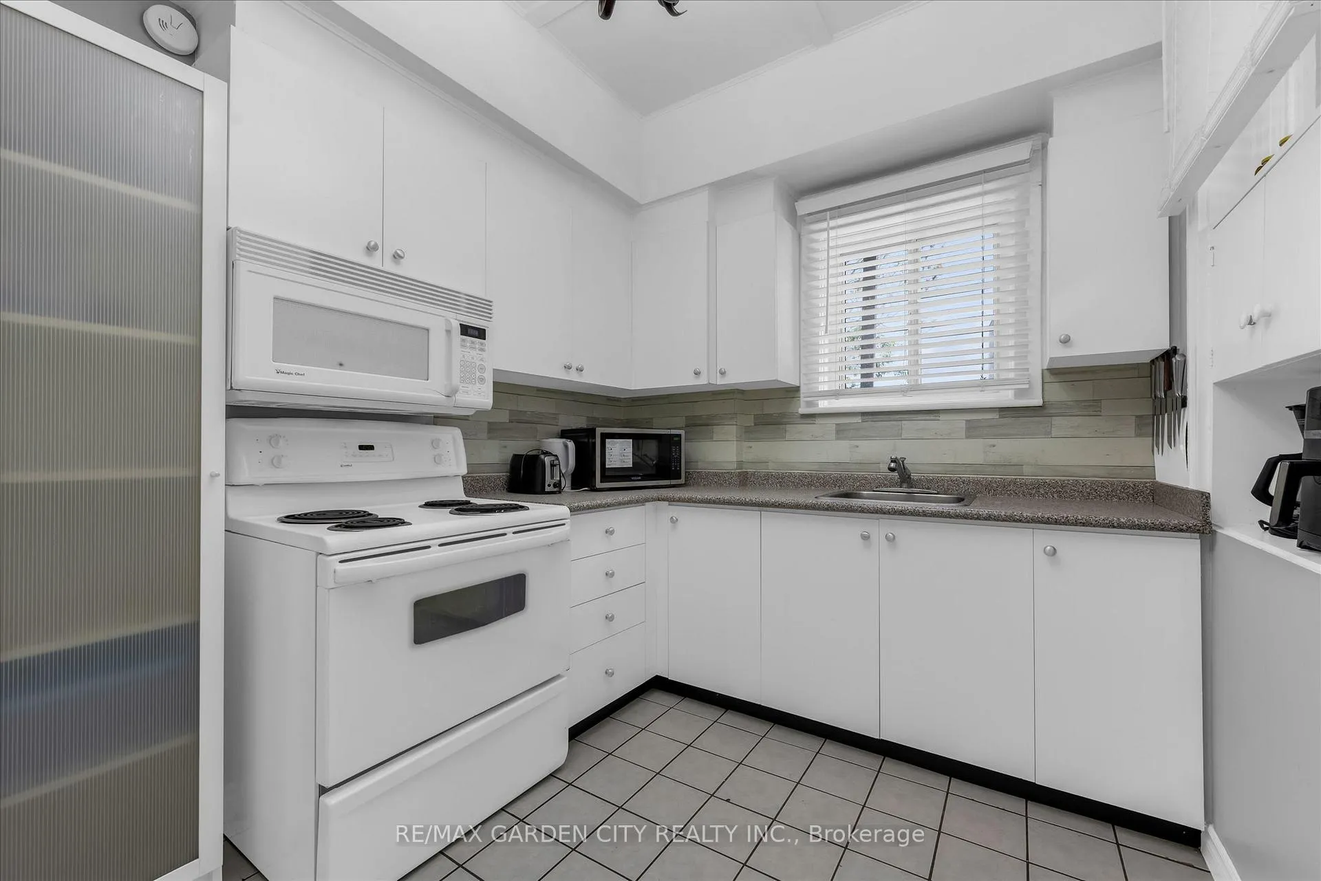 Photo 11 of Unit Main, 205 Ferguson Avenue S, Hamilton, Corktown — HOMEH