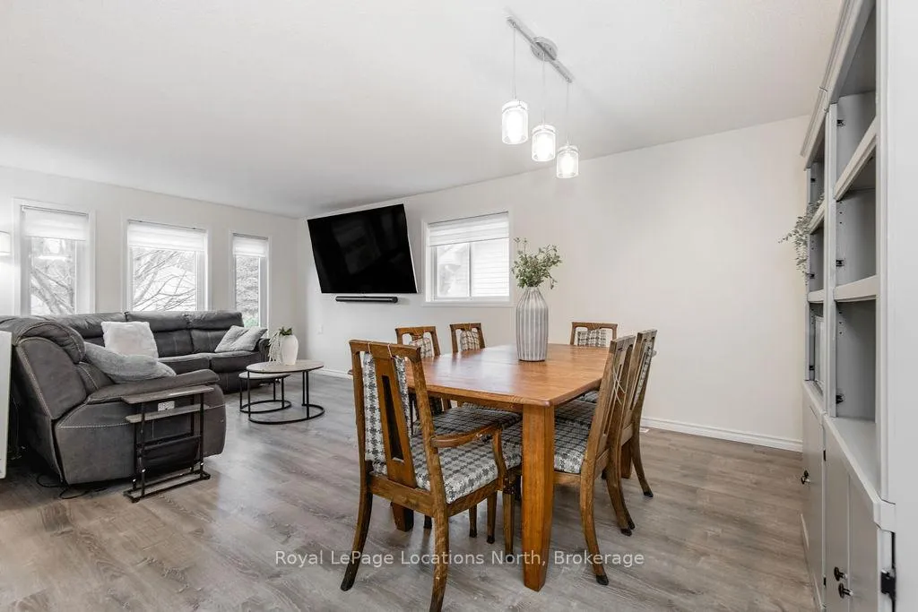 Photo 10 of 92 Glen Eton Road, Wasaga Beach — HOMEH
